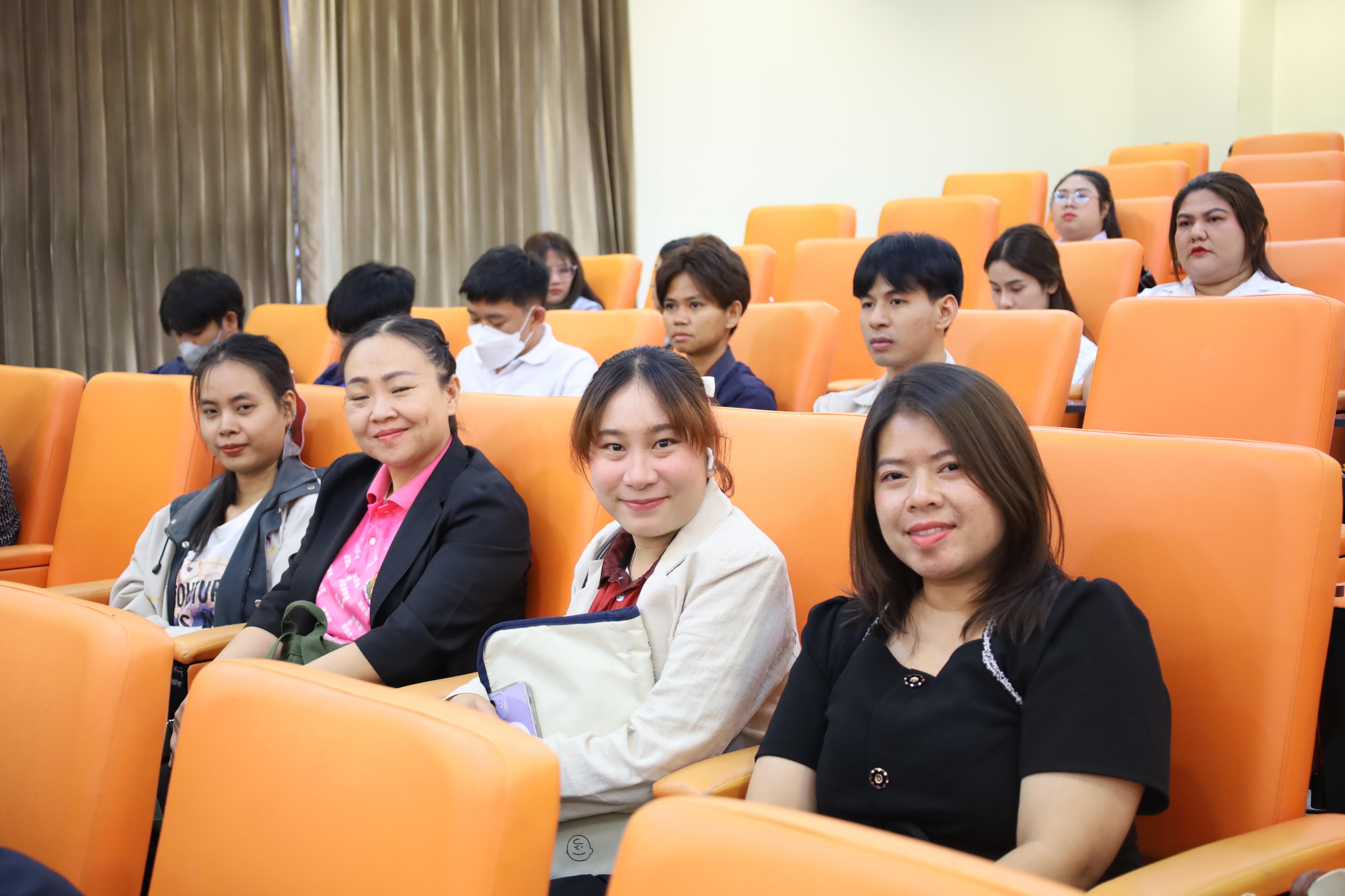 8. โครงการกิจกรรมเตรียมความพร้อมเพื่อเข้าสู่อาชีพครูของนักศึกษาหลักสูตรประกาศนียบัตรบัณฑิต สาขาวิชาชีพครู