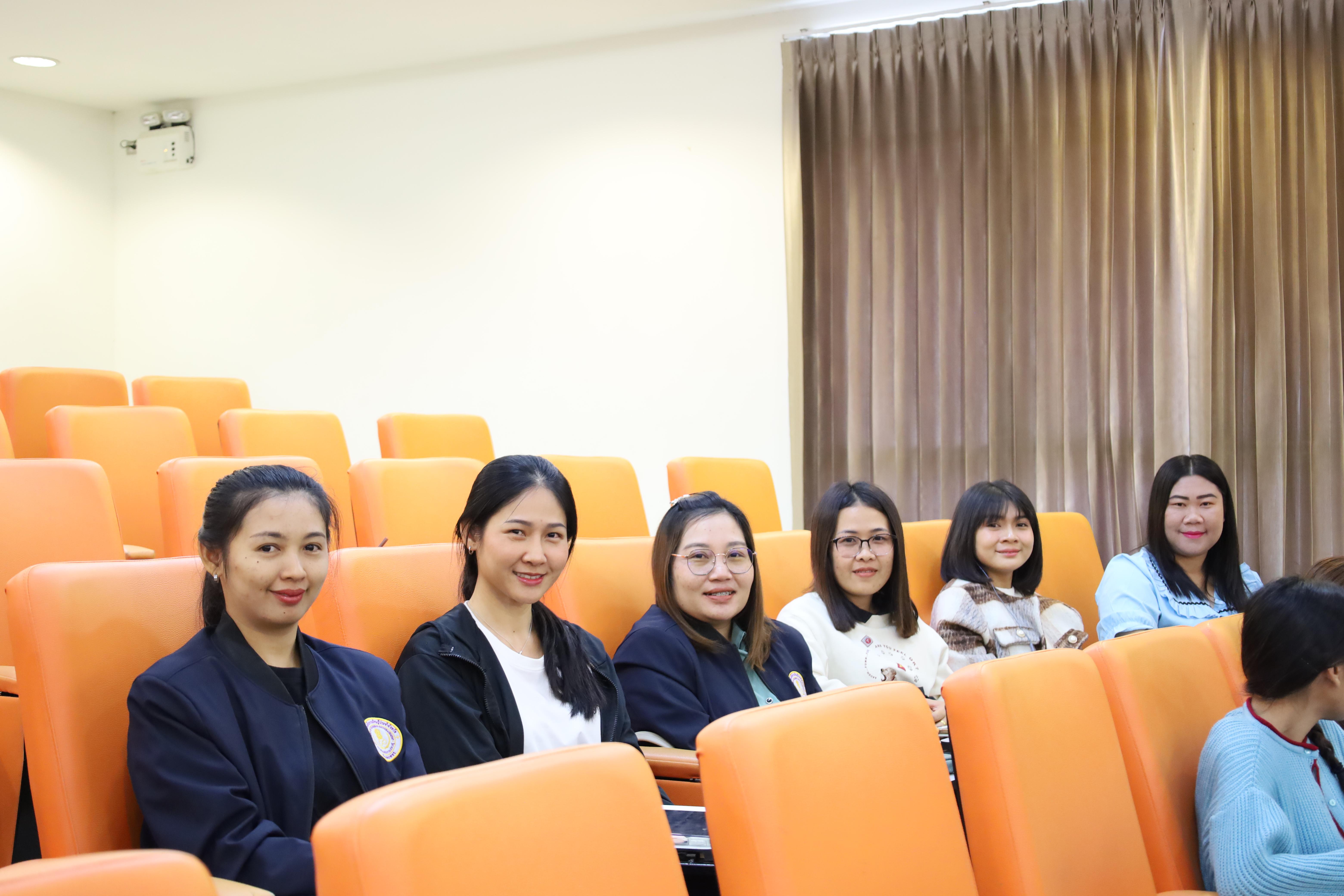 10. โครงการกิจกรรมเตรียมความพร้อมเพื่อเข้าสู่อาชีพครูของนักศึกษาหลักสูตรประกาศนียบัตรบัณฑิต สาขาวิชาชีพครู