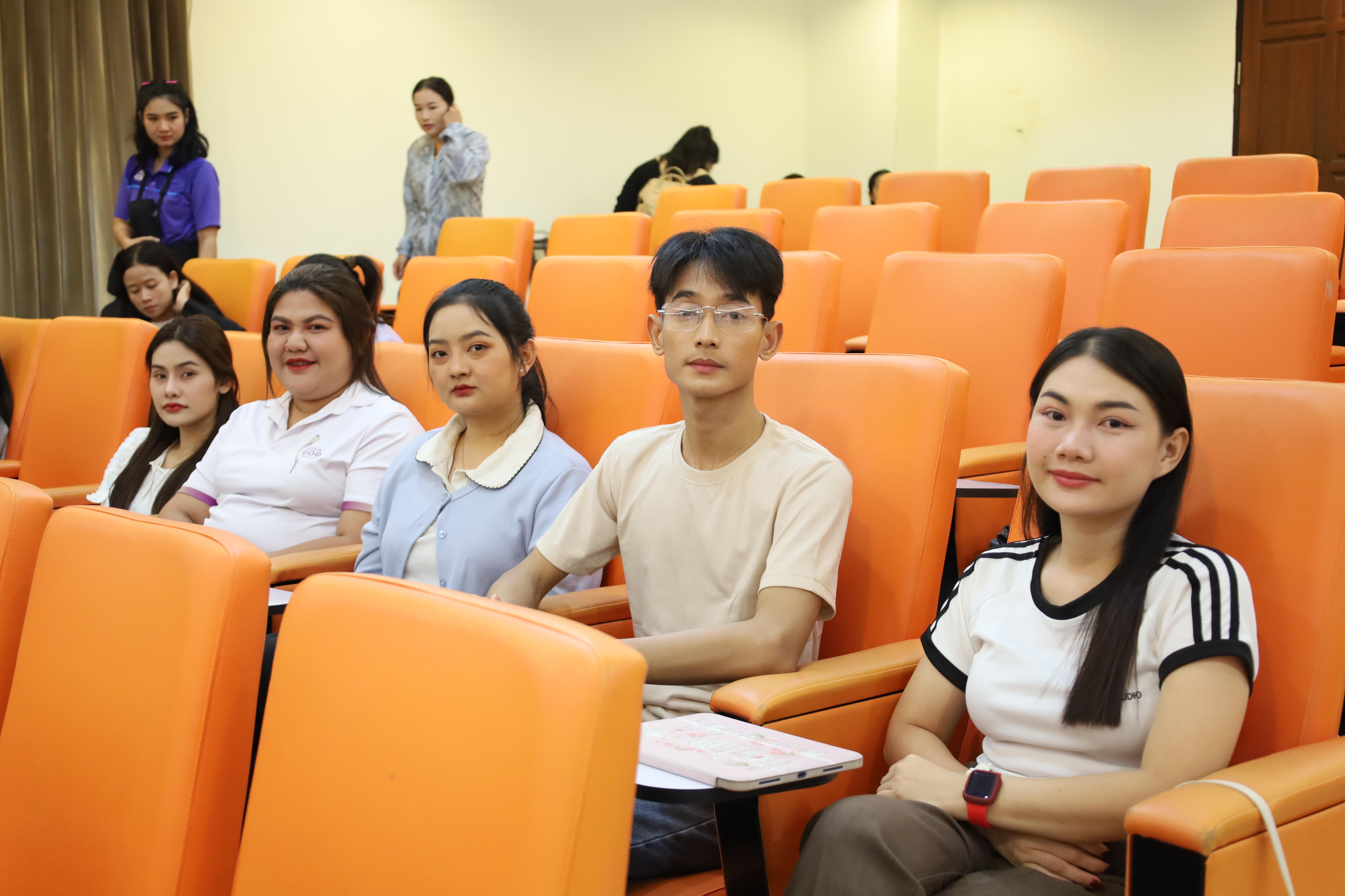 12. โครงการกิจกรรมเตรียมความพร้อมเพื่อเข้าสู่อาชีพครูของนักศึกษาหลักสูตรประกาศนียบัตรบัณฑิต สาขาวิชาชีพครู