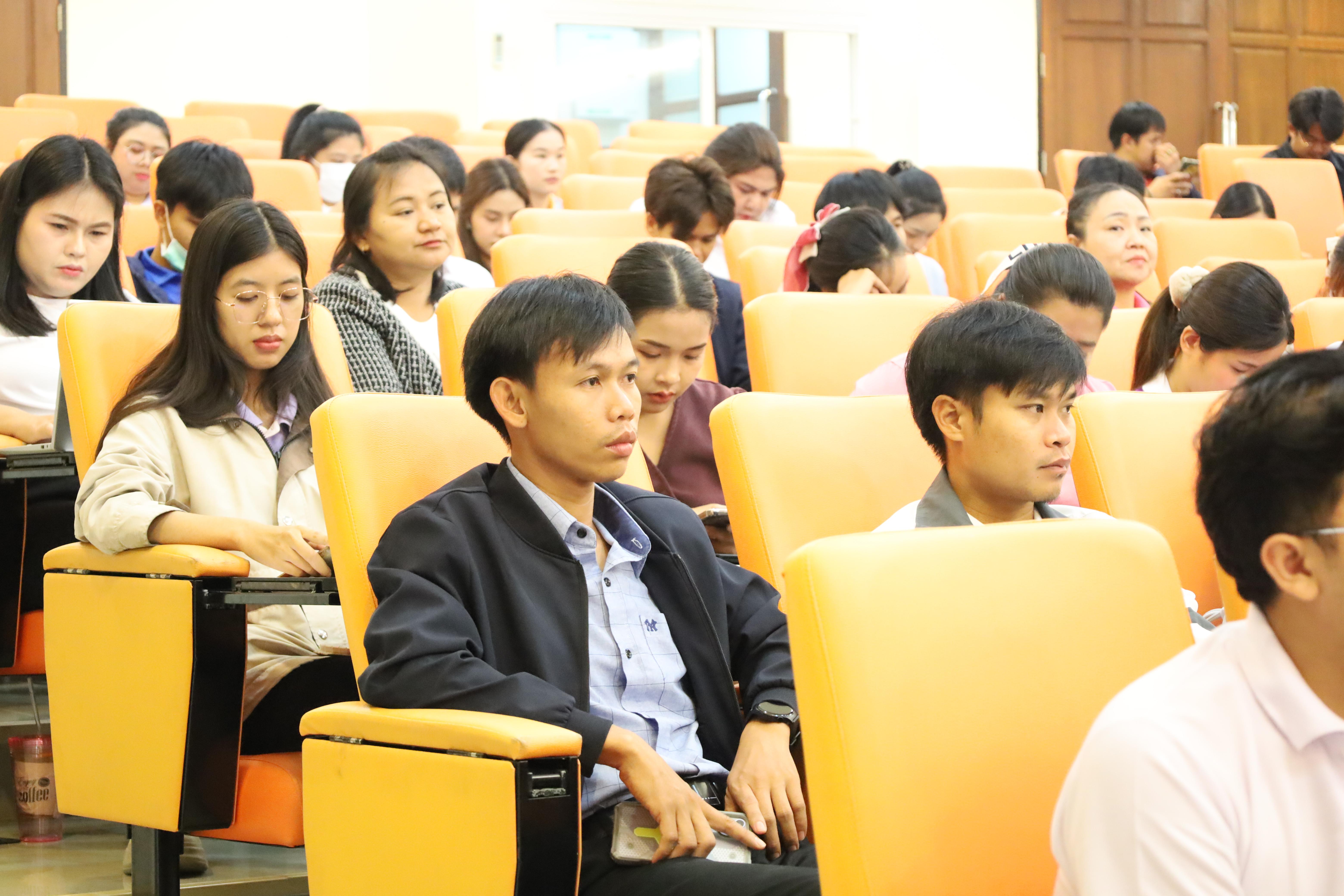 20. โครงการกิจกรรมเตรียมความพร้อมเพื่อเข้าสู่อาชีพครูของนักศึกษาหลักสูตรประกาศนียบัตรบัณฑิต สาขาวิชาชีพครู