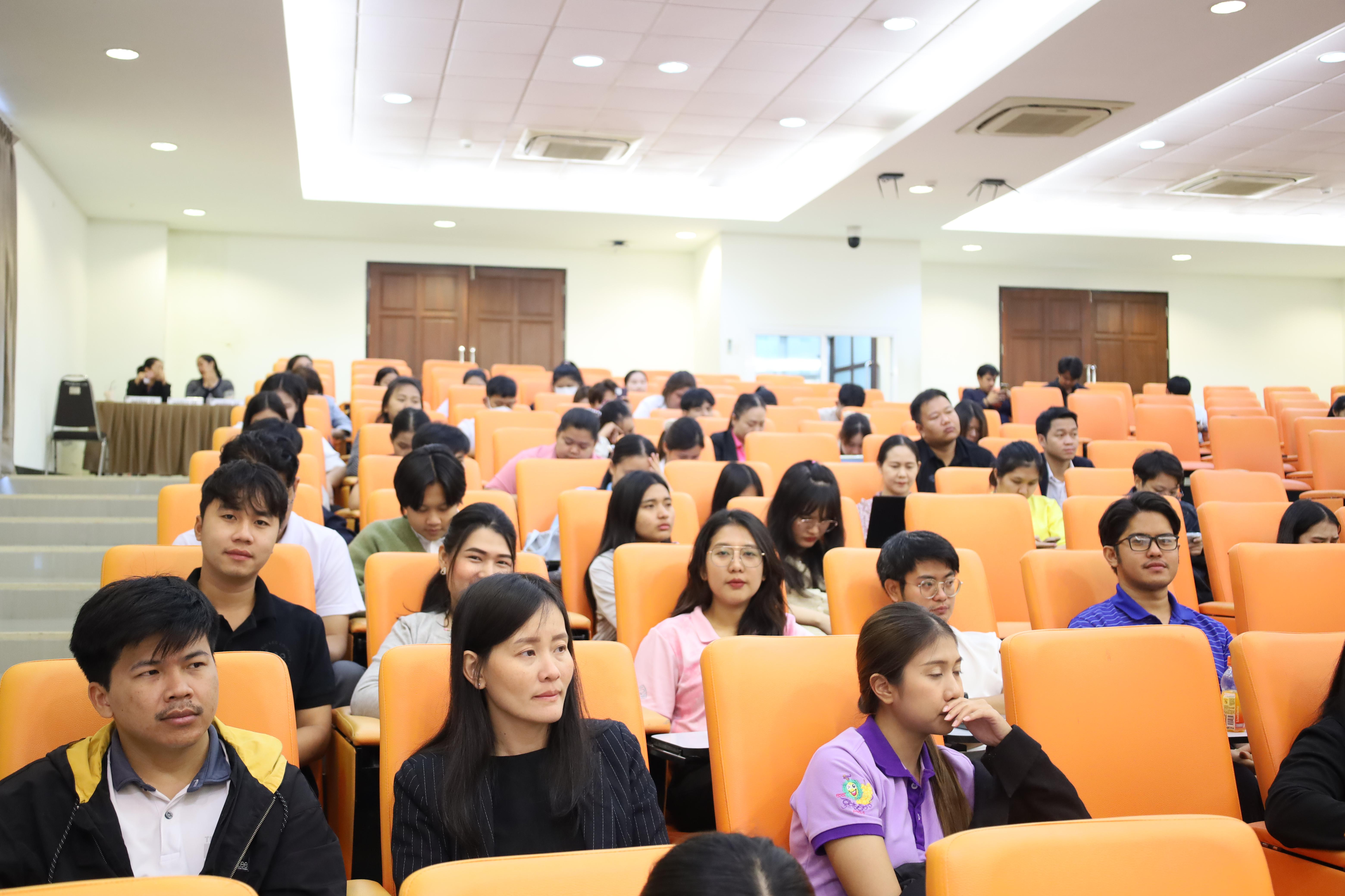 21. โครงการกิจกรรมเตรียมความพร้อมเพื่อเข้าสู่อาชีพครูของนักศึกษาหลักสูตรประกาศนียบัตรบัณฑิต สาขาวิชาชีพครู