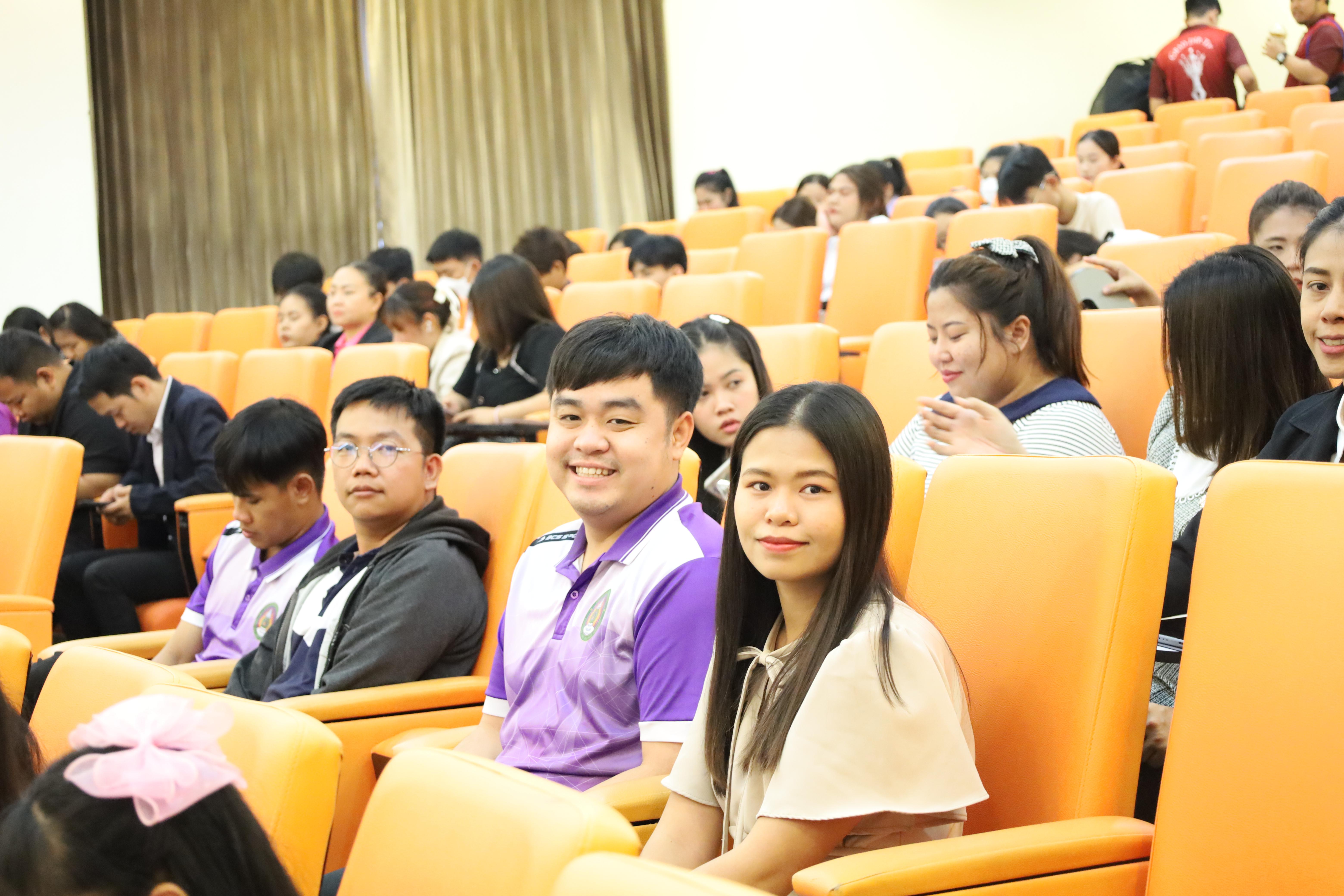 26. โครงการกิจกรรมเตรียมความพร้อมเพื่อเข้าสู่อาชีพครูของนักศึกษาหลักสูตรประกาศนียบัตรบัณฑิต สาขาวิชาชีพครู