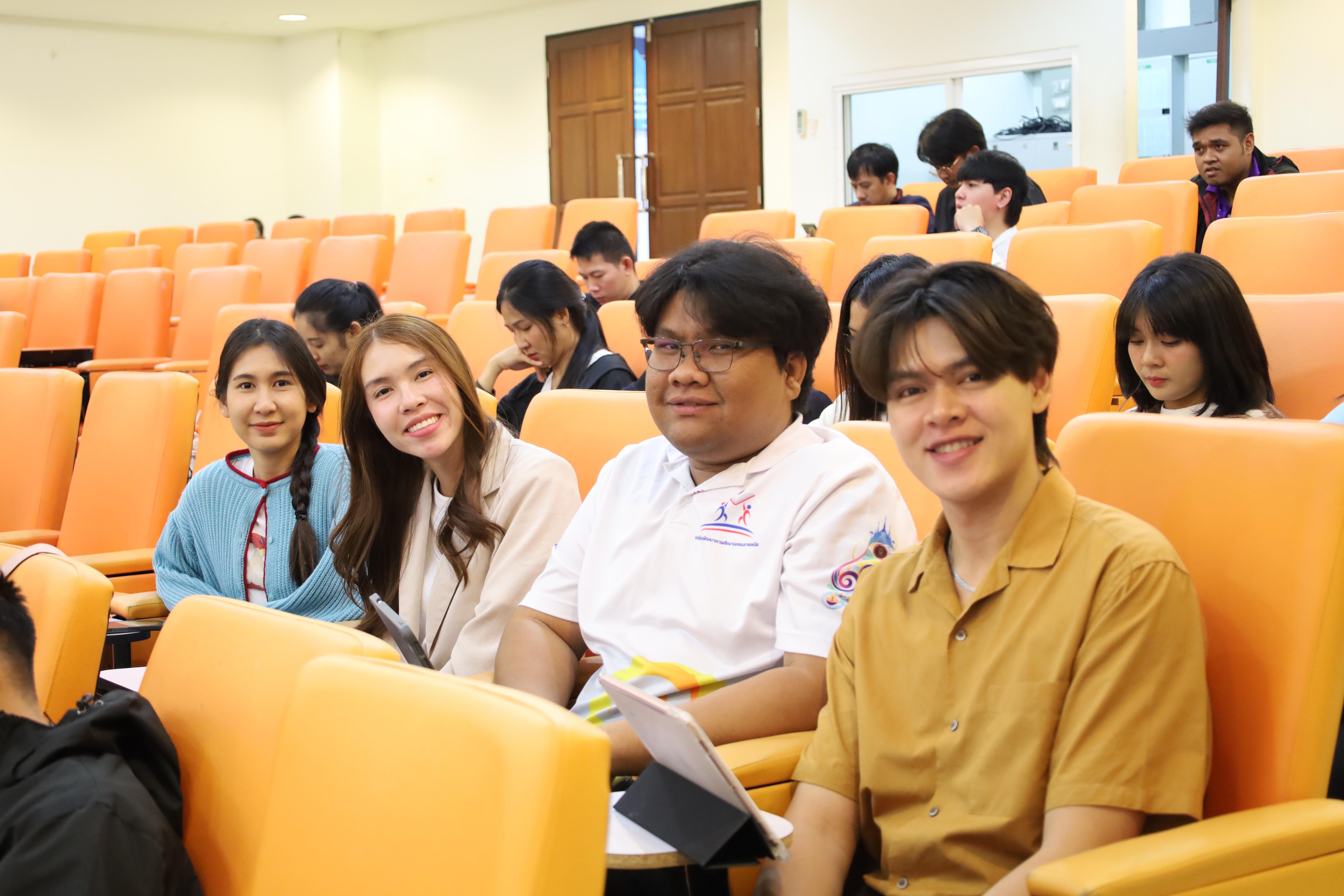 33. โครงการกิจกรรมเตรียมความพร้อมเพื่อเข้าสู่อาชีพครูของนักศึกษาหลักสูตรประกาศนียบัตรบัณฑิต สาขาวิชาชีพครู