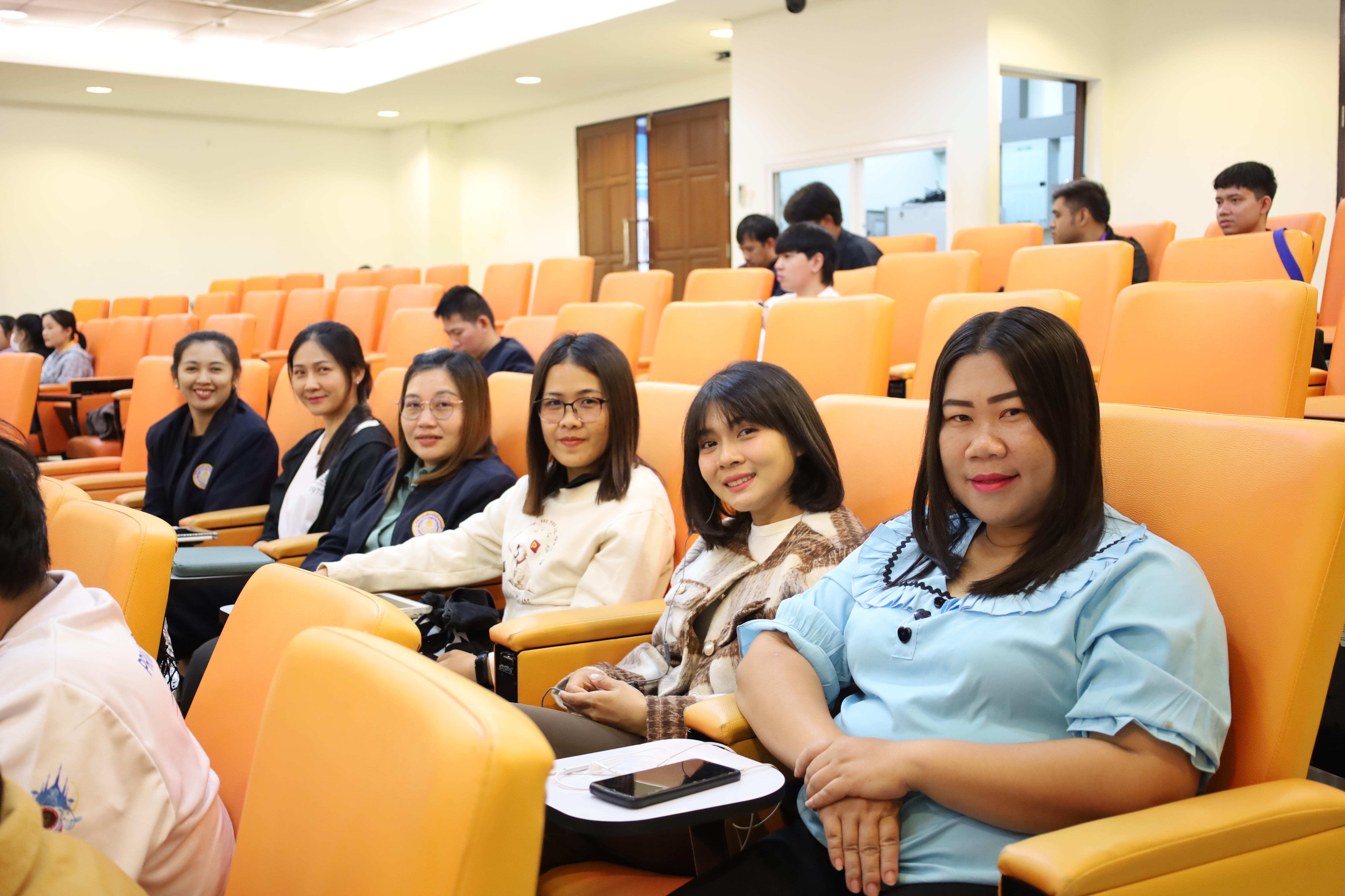 34. โครงการกิจกรรมเตรียมความพร้อมเพื่อเข้าสู่อาชีพครูของนักศึกษาหลักสูตรประกาศนียบัตรบัณฑิต สาขาวิชาชีพครู
