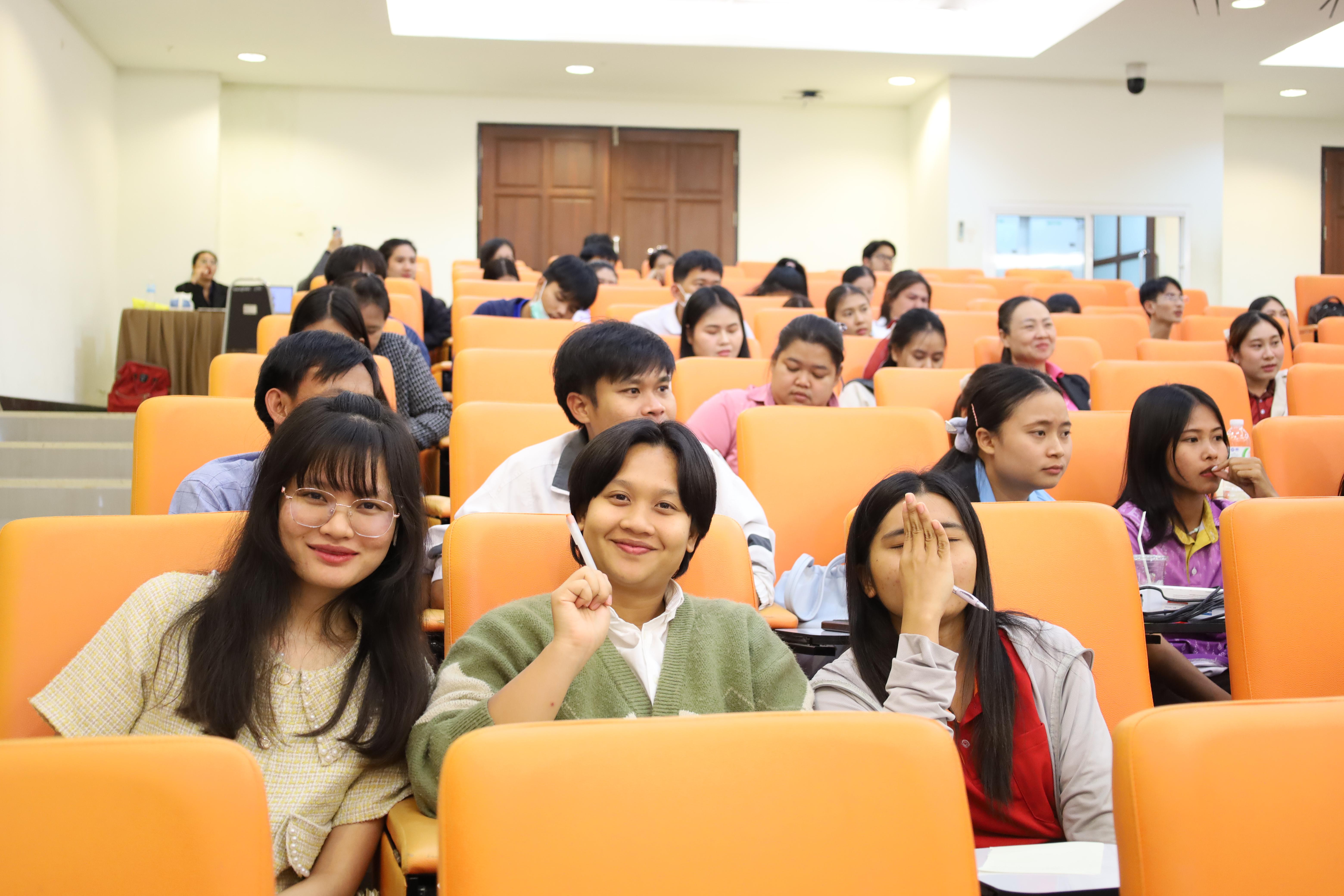51. โครงการกิจกรรมเตรียมความพร้อมเพื่อเข้าสู่อาชีพครูของนักศึกษาหลักสูตรประกาศนียบัตรบัณฑิต สาขาวิชาชีพครู