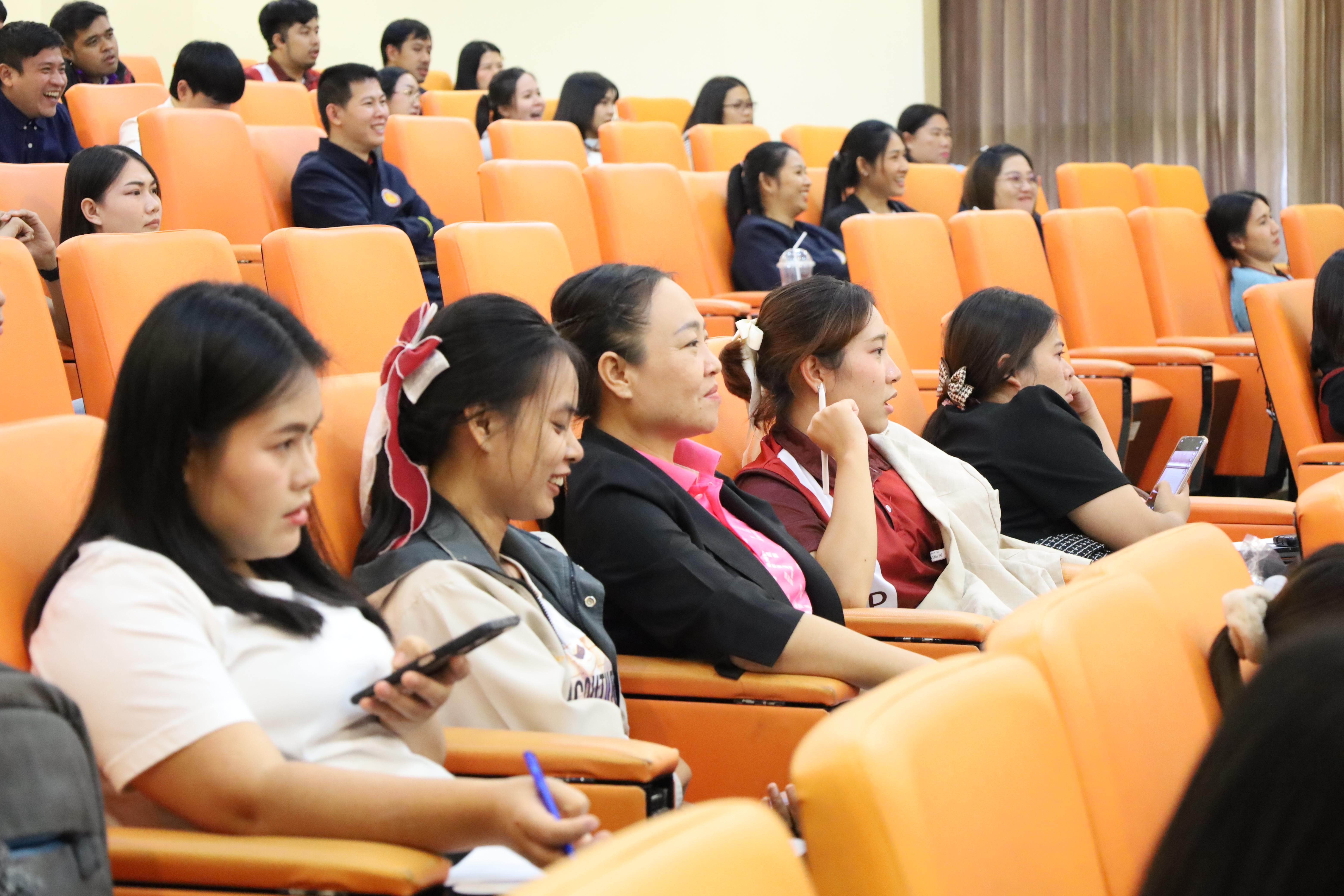 56. โครงการกิจกรรมเตรียมความพร้อมเพื่อเข้าสู่อาชีพครูของนักศึกษาหลักสูตรประกาศนียบัตรบัณฑิต สาขาวิชาชีพครู