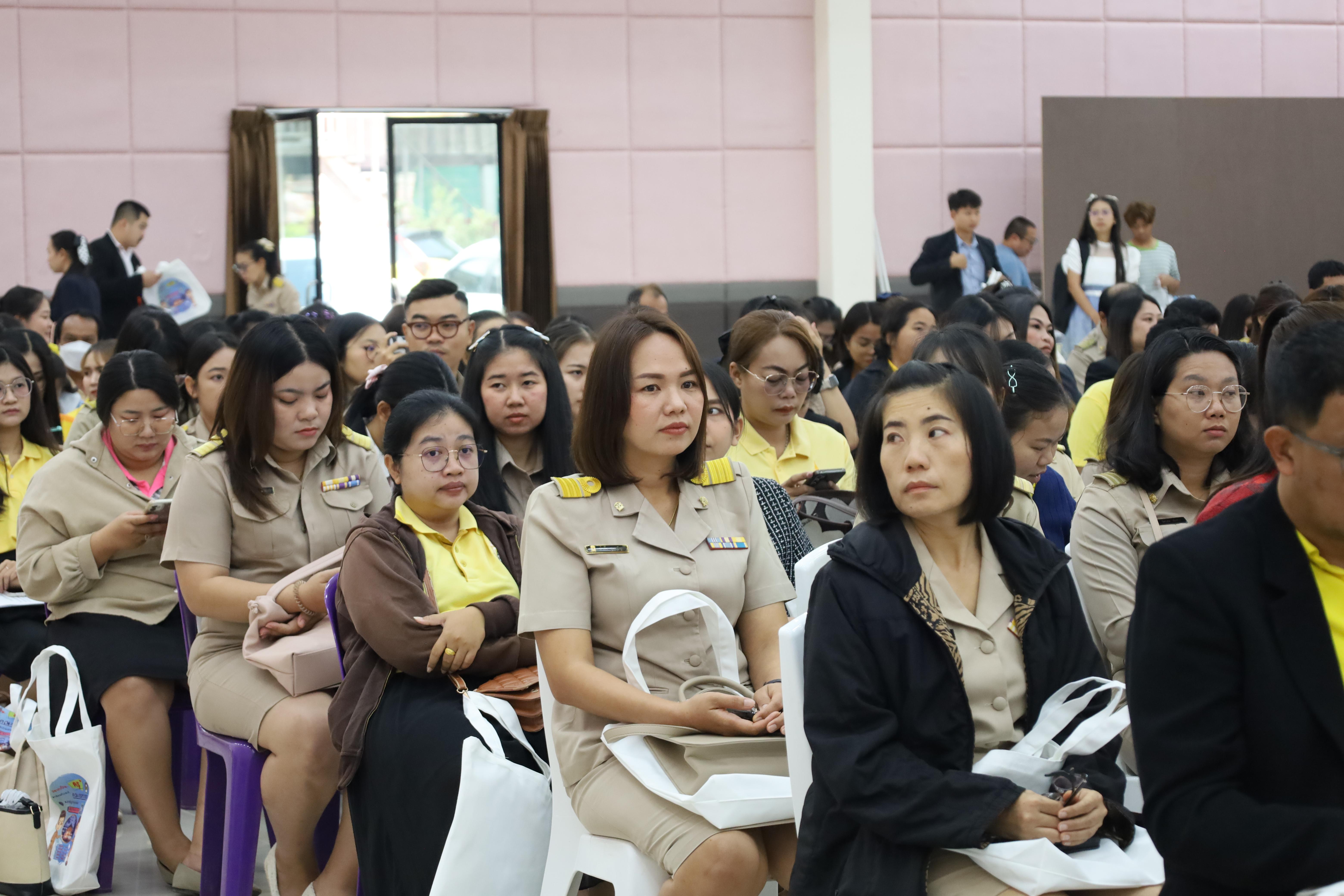 36. การอบรมเชิงปฏิบัติการพัฒนาจิตวิญญาณและจรรยาบรรณวิชาชีพครู