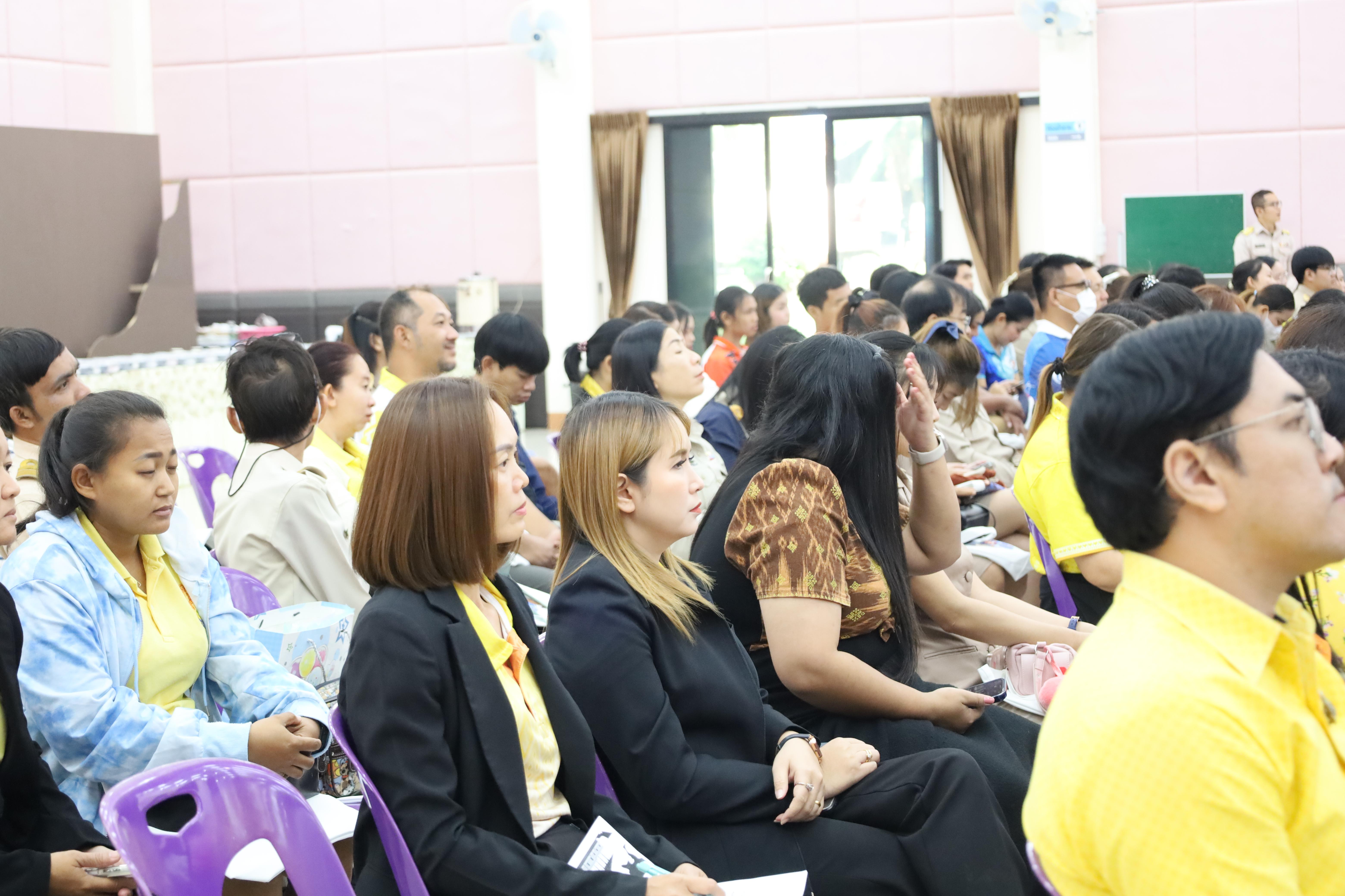 121. การอบรมเชิงปฏิบัติการพัฒนาจิตวิญญาณและจรรยาบรรณวิชาชีพครู
