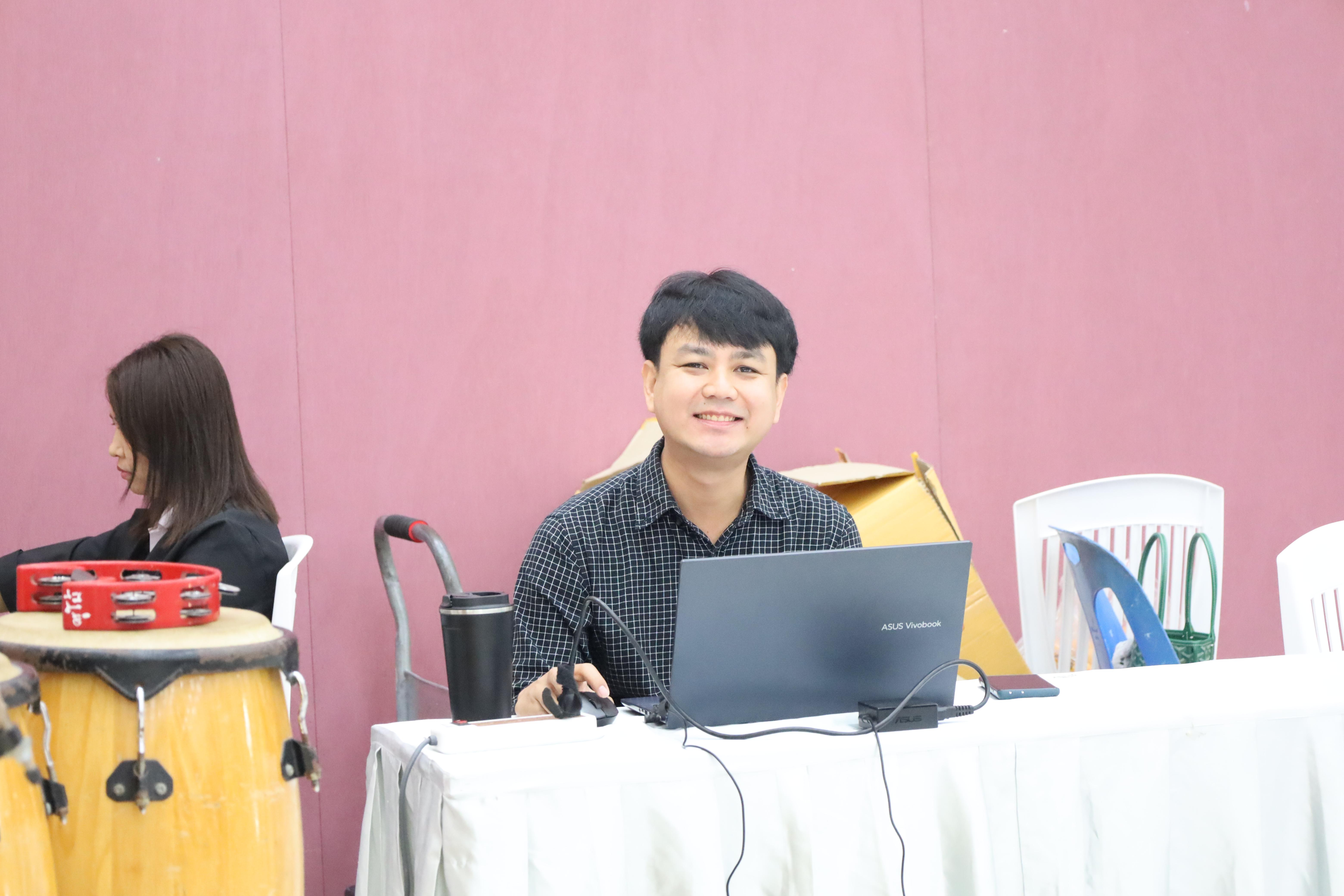 122. การอบรมเชิงปฏิบัติการพัฒนาจิตวิญญาณและจรรยาบรรณวิชาชีพครู