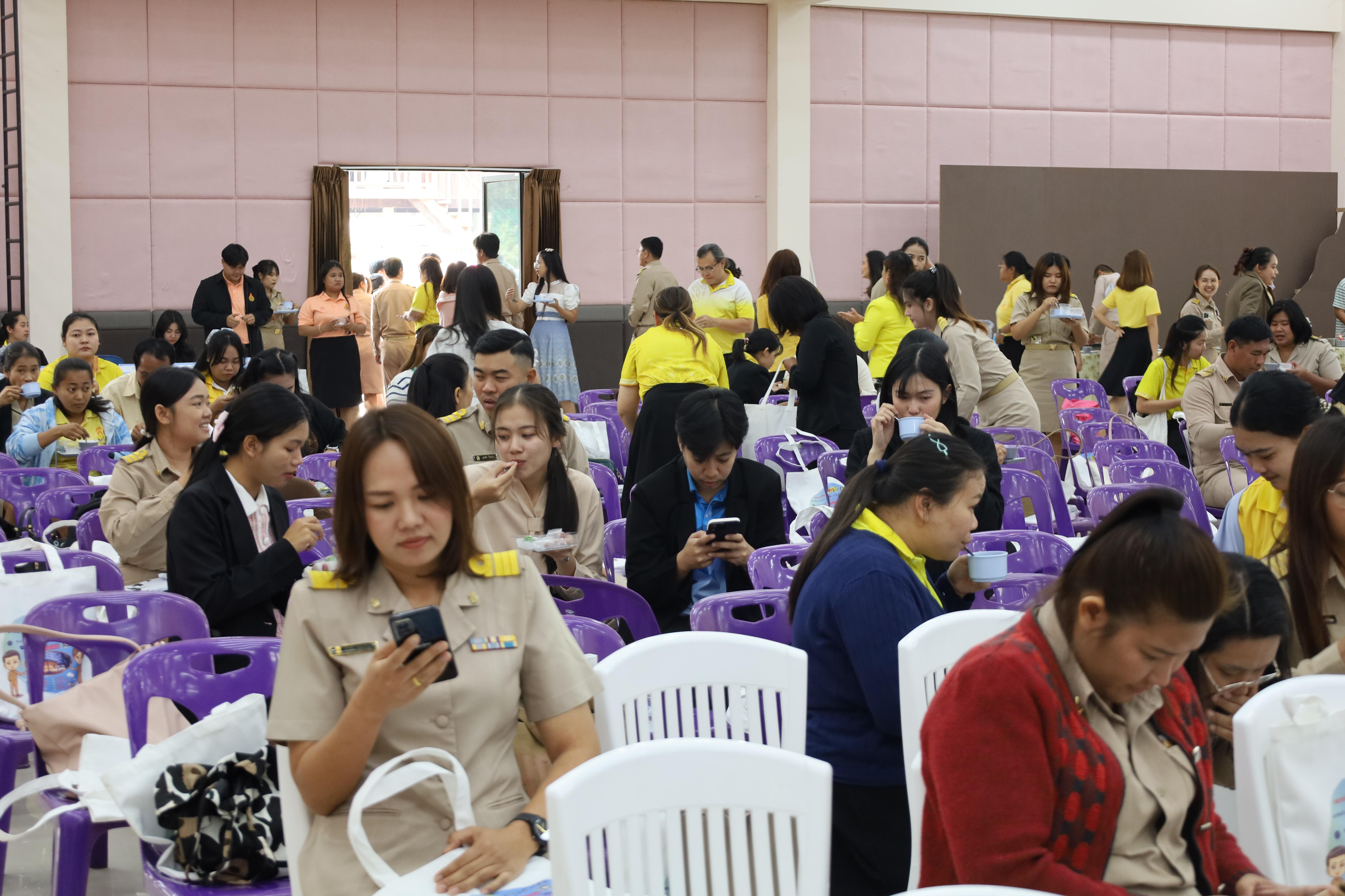 174. การอบรมเชิงปฏิบัติการพัฒนาจิตวิญญาณและจรรยาบรรณวิชาชีพครู