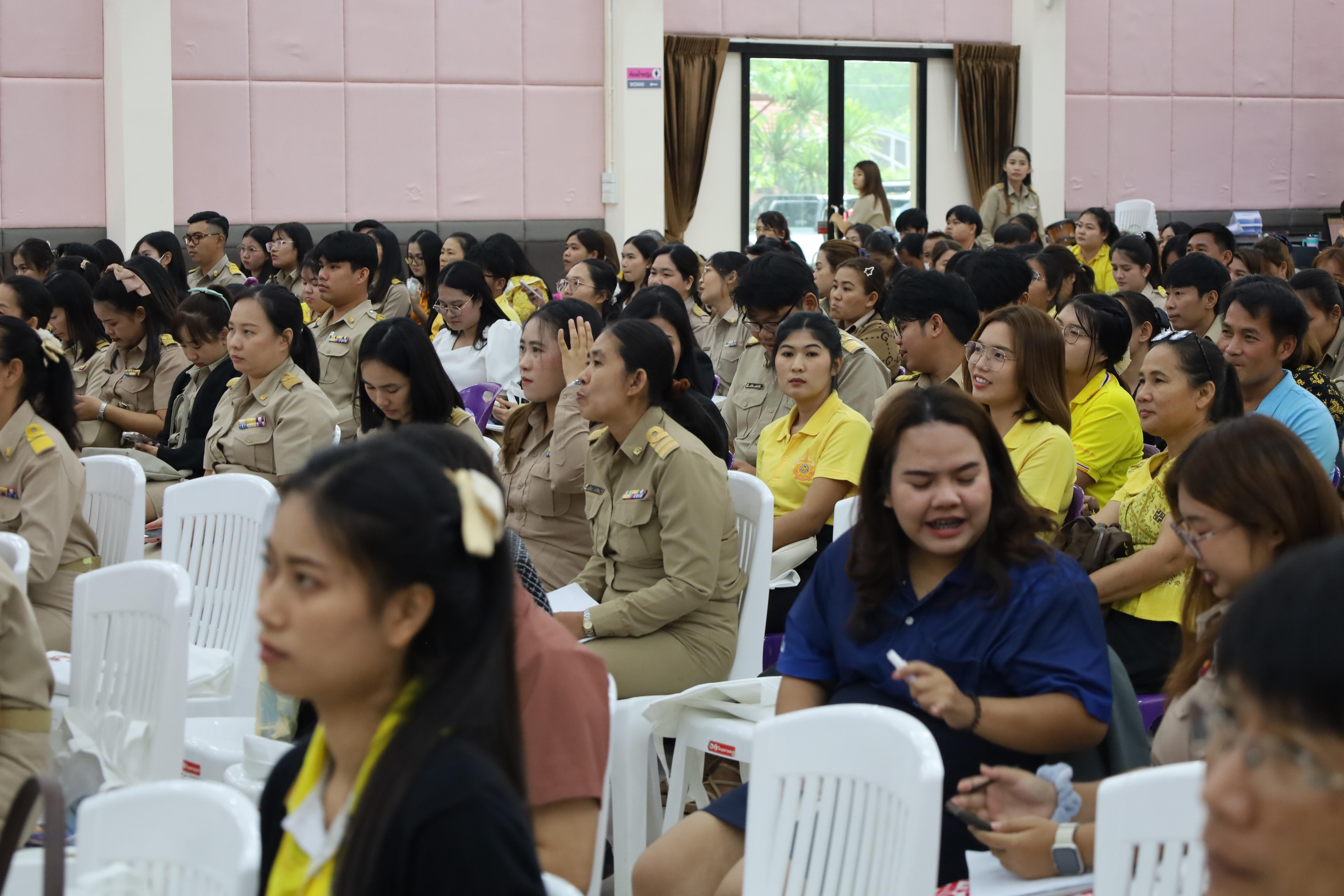 180. การอบรมเชิงปฏิบัติการพัฒนาจิตวิญญาณและจรรยาบรรณวิชาชีพครู