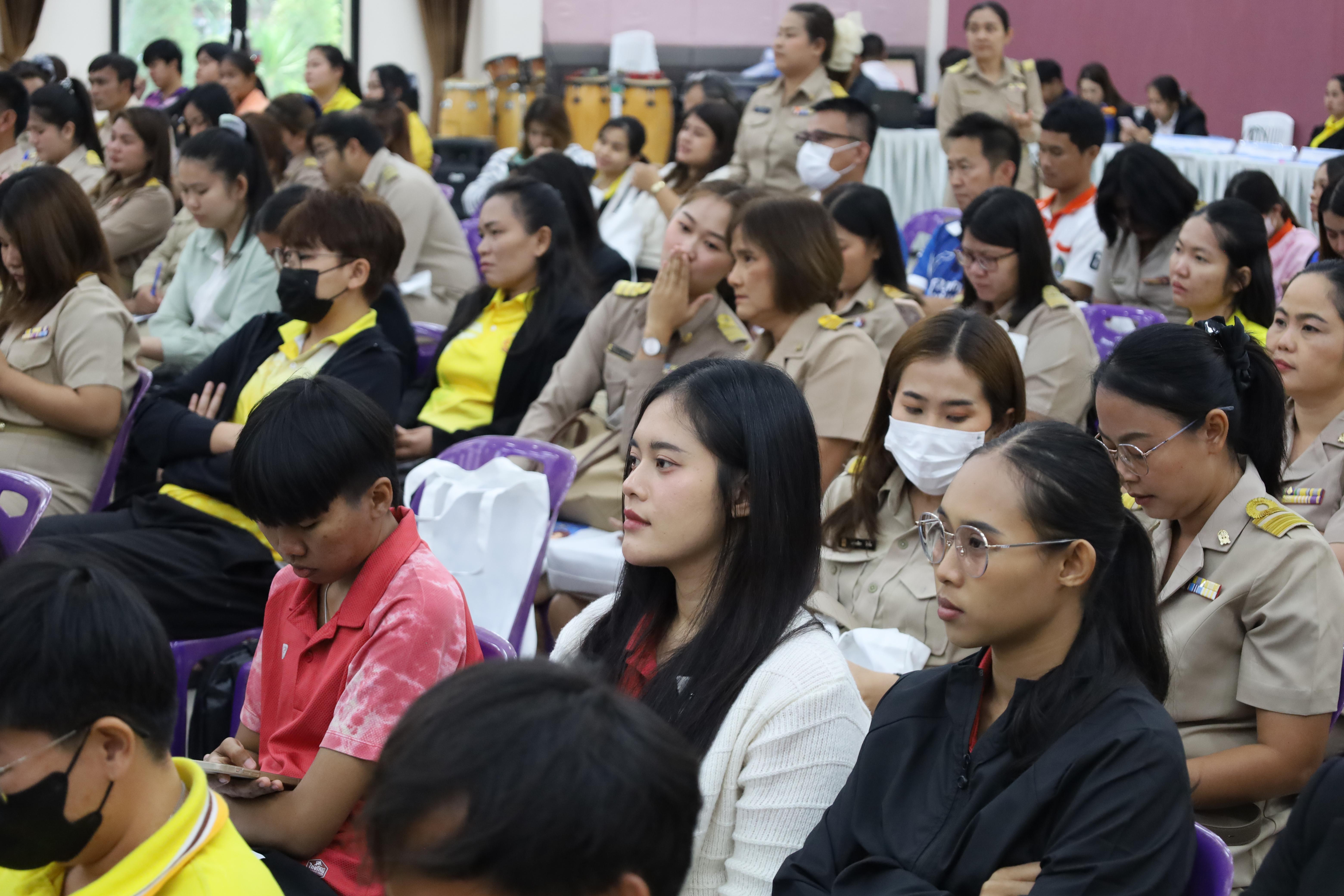 190. การอบรมเชิงปฏิบัติการพัฒนาจิตวิญญาณและจรรยาบรรณวิชาชีพครู