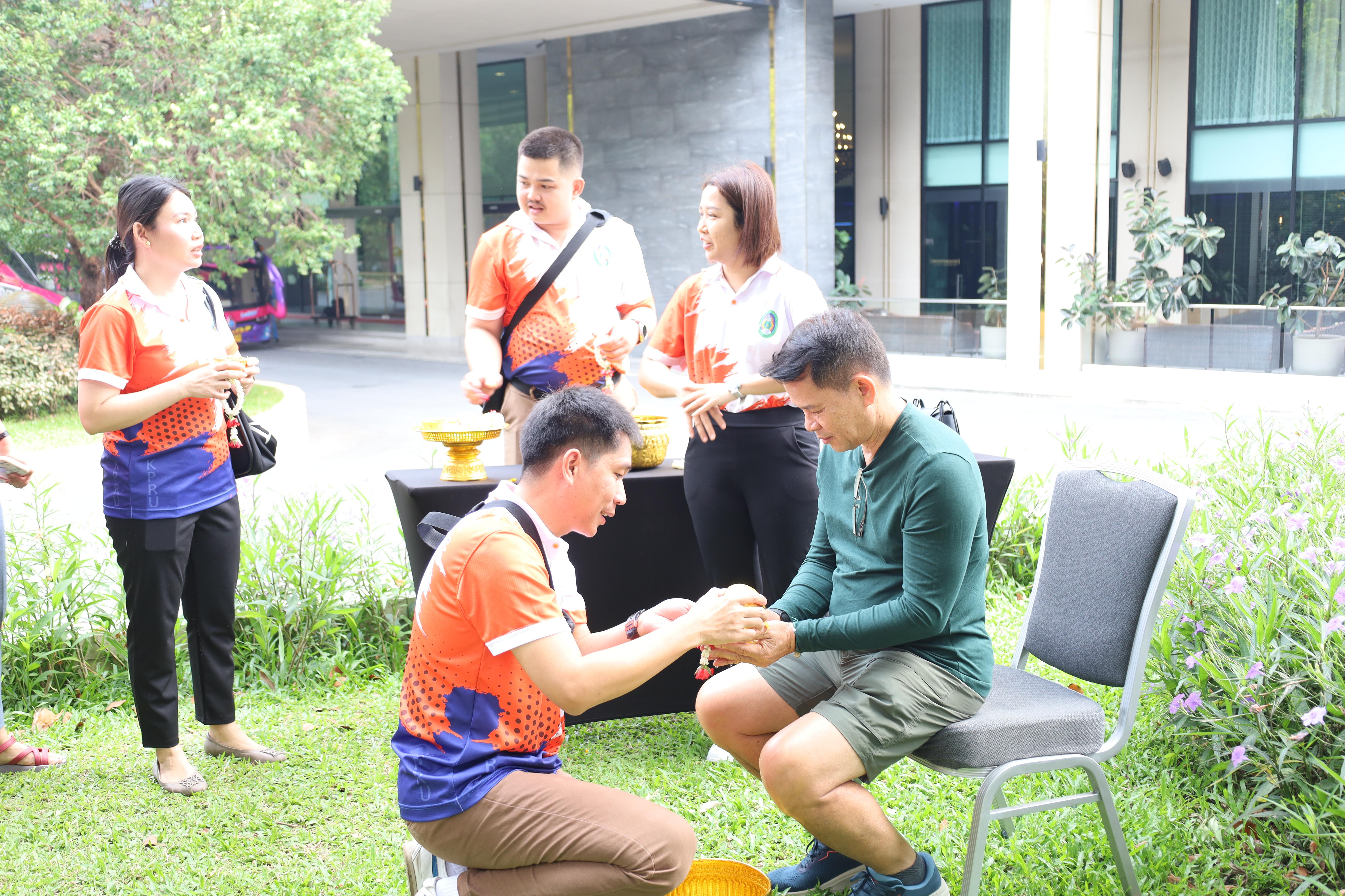 72. การศึกษาดูงานการจัดการคุณภาพและมาตรฐานการผลิตบัณฑิตระดับปริญญาตรี บัณฑิตศึกษา ณ มหาวิทยาลัยบูรพา