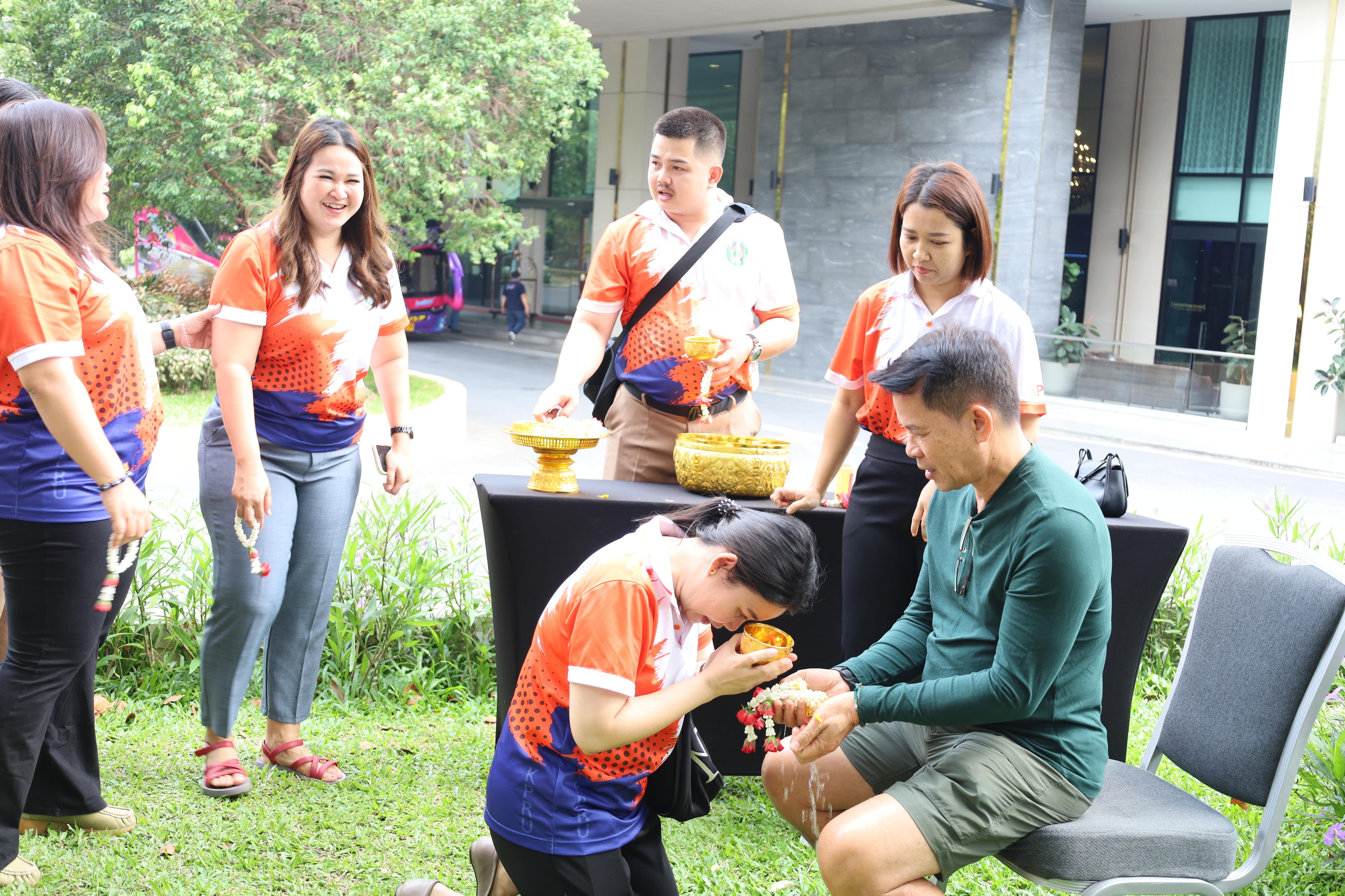 76. การศึกษาดูงานการจัดการคุณภาพและมาตรฐานการผลิตบัณฑิตระดับปริญญาตรี บัณฑิตศึกษา ณ มหาวิทยาลัยบูรพา