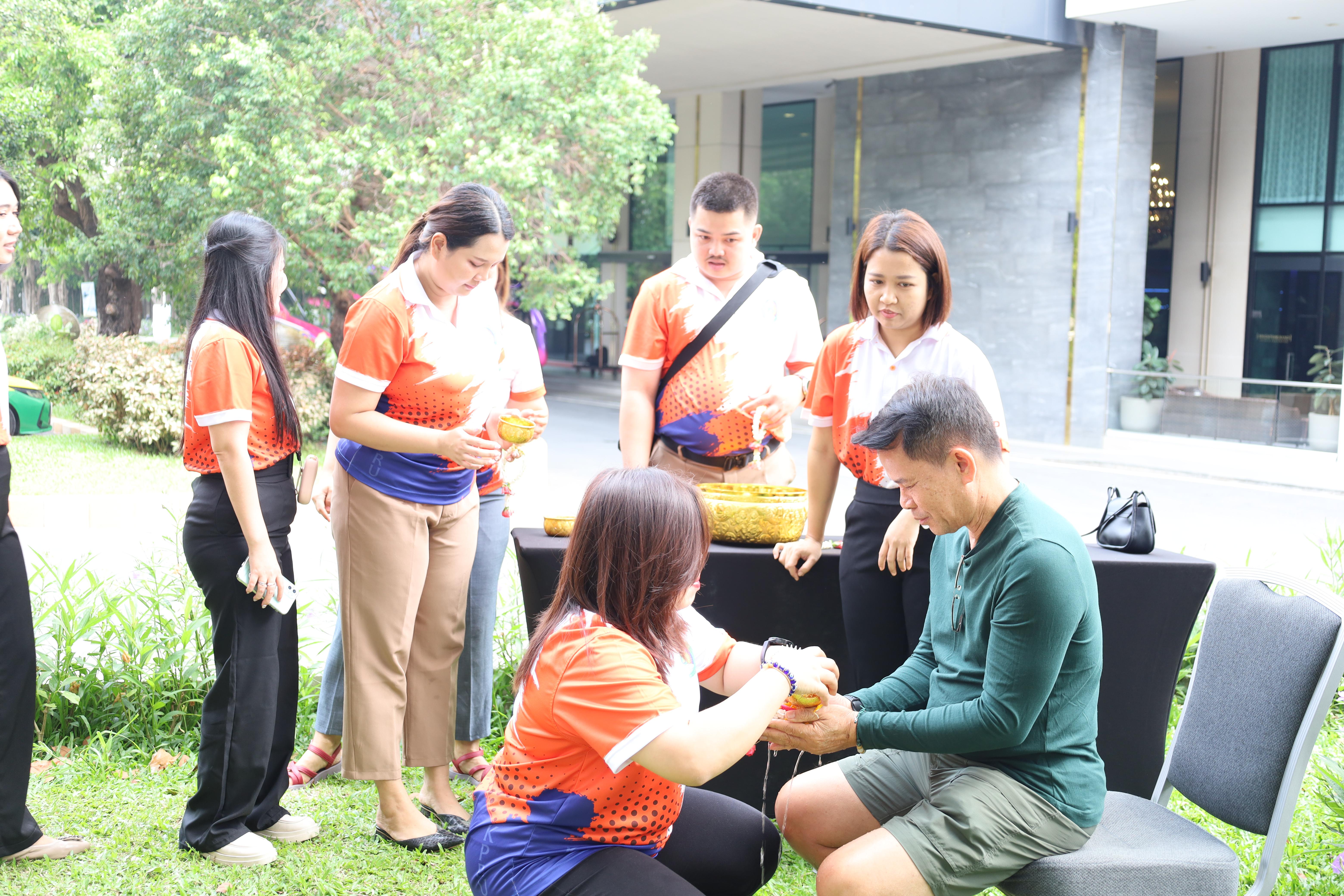 81. การศึกษาดูงานการจัดการคุณภาพและมาตรฐานการผลิตบัณฑิตระดับปริญญาตรี บัณฑิตศึกษา ณ มหาวิทยาลัยบูรพา