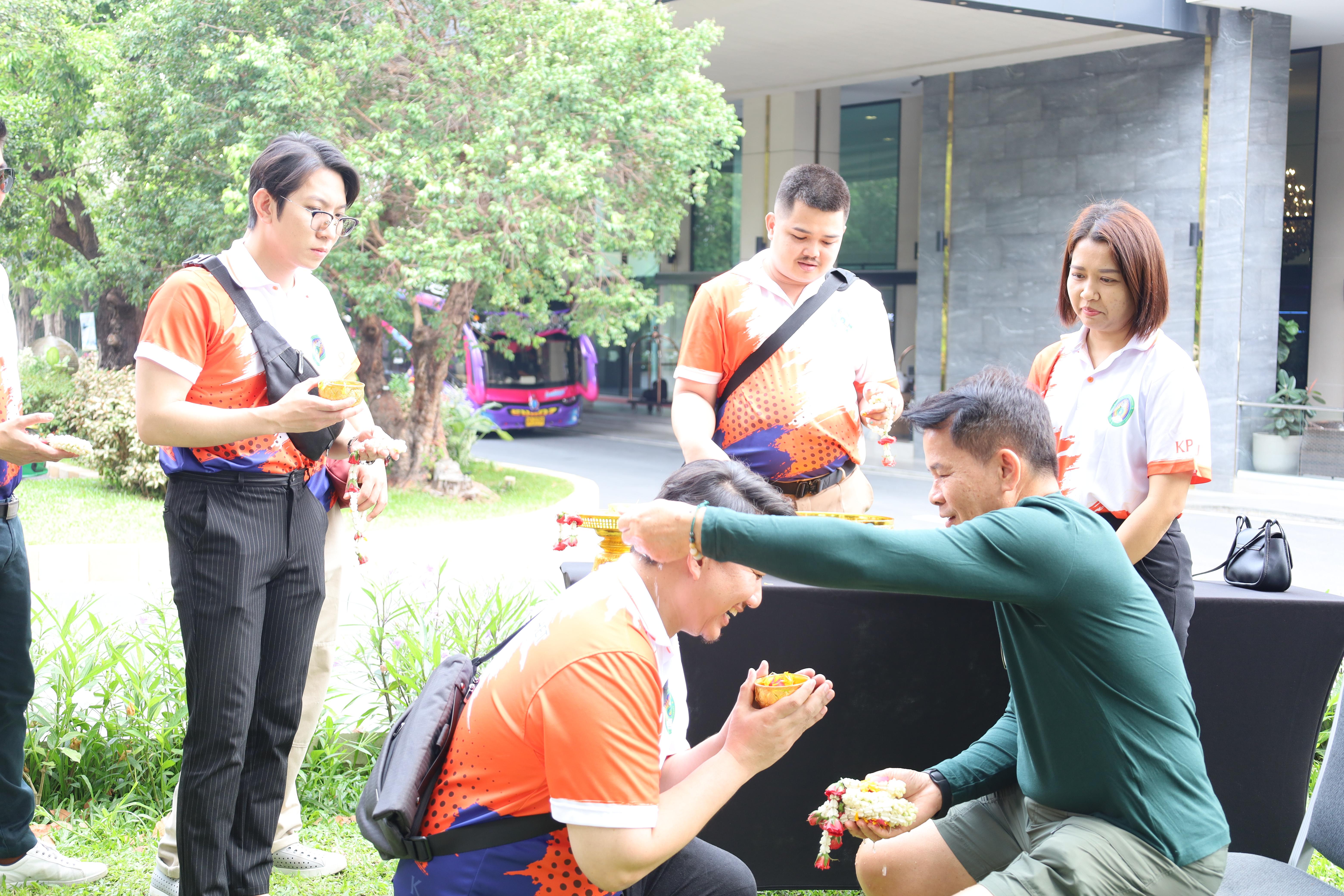 102. การศึกษาดูงานการจัดการคุณภาพและมาตรฐานการผลิตบัณฑิตระดับปริญญาตรี บัณฑิตศึกษา ณ มหาวิทยาลัยบูรพา