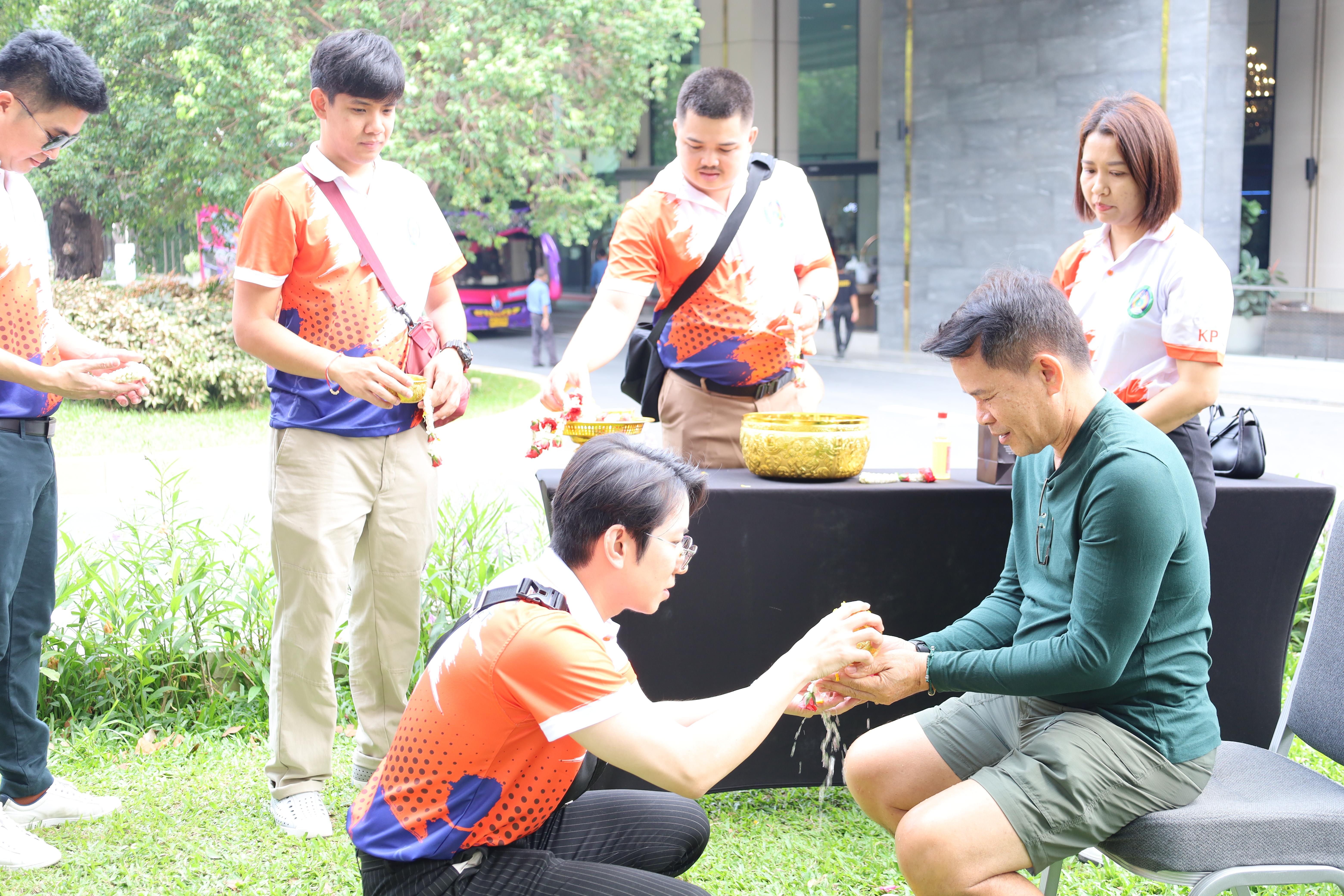104. การศึกษาดูงานการจัดการคุณภาพและมาตรฐานการผลิตบัณฑิตระดับปริญญาตรี บัณฑิตศึกษา ณ มหาวิทยาลัยบูรพา