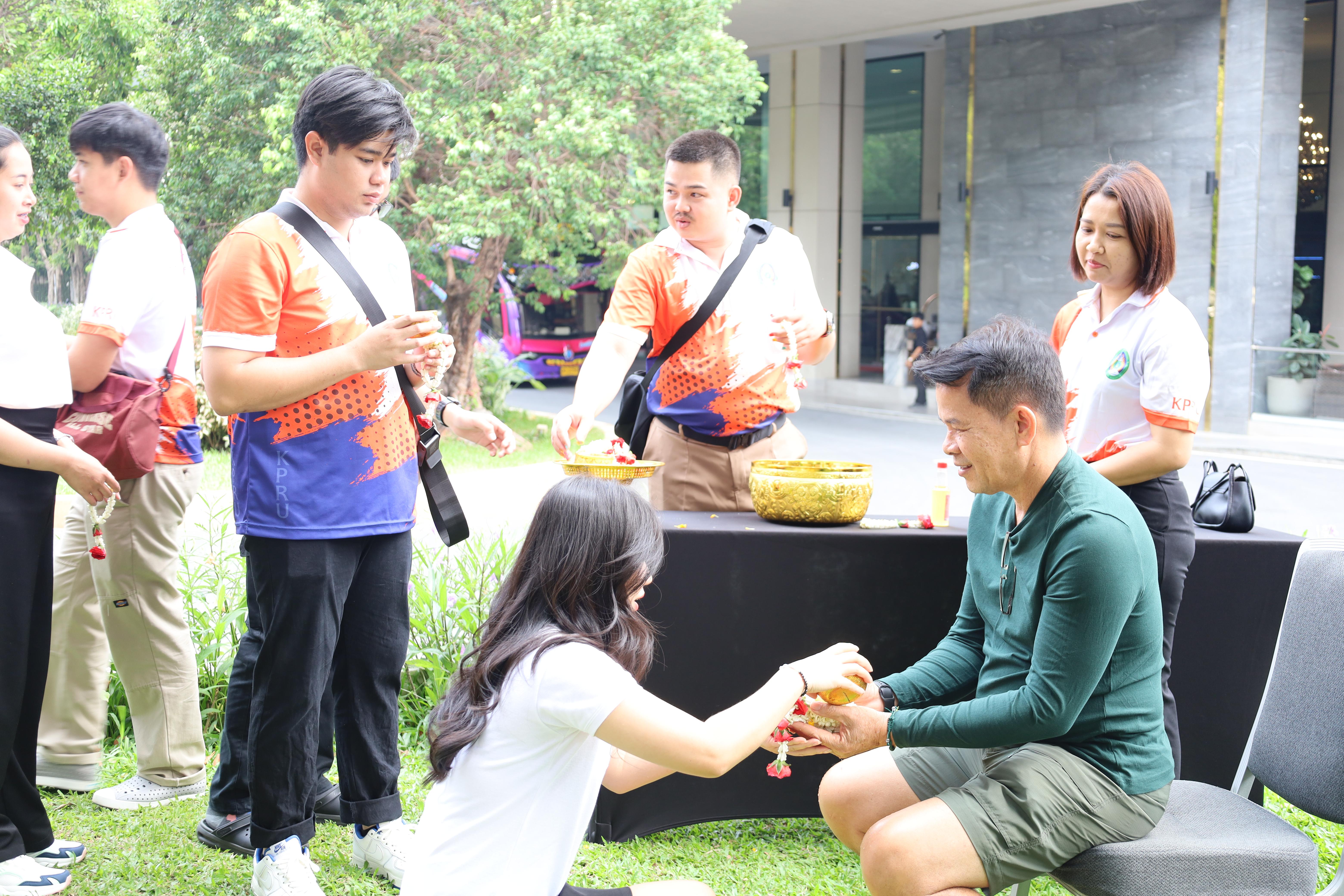 111. การศึกษาดูงานการจัดการคุณภาพและมาตรฐานการผลิตบัณฑิตระดับปริญญาตรี บัณฑิตศึกษา ณ มหาวิทยาลัยบูรพา