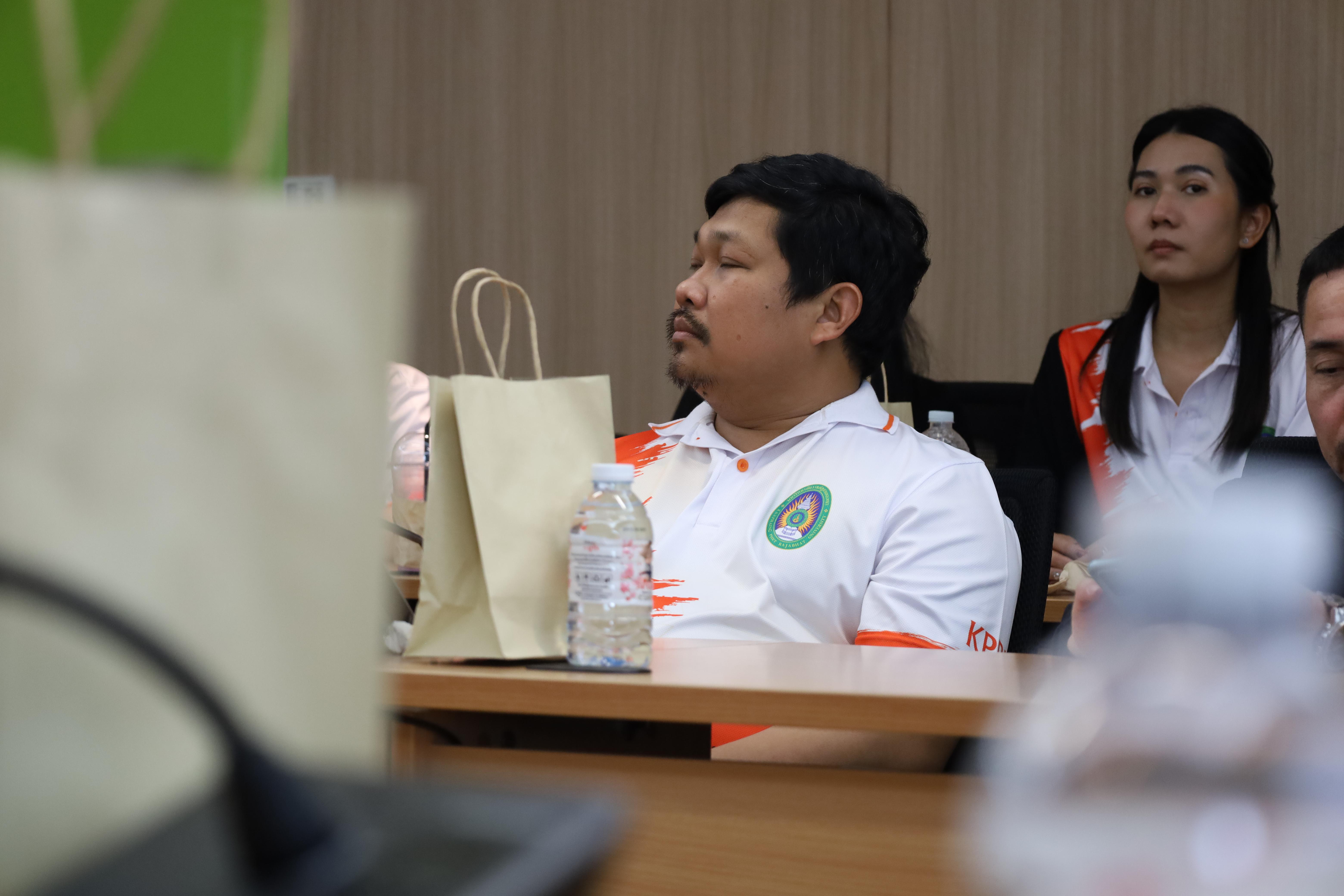 195. การศึกษาดูงานการจัดการคุณภาพและมาตรฐานการผลิตบัณฑิตระดับปริญญาตรี บัณฑิตศึกษา ณ มหาวิทยาลัยบูรพา