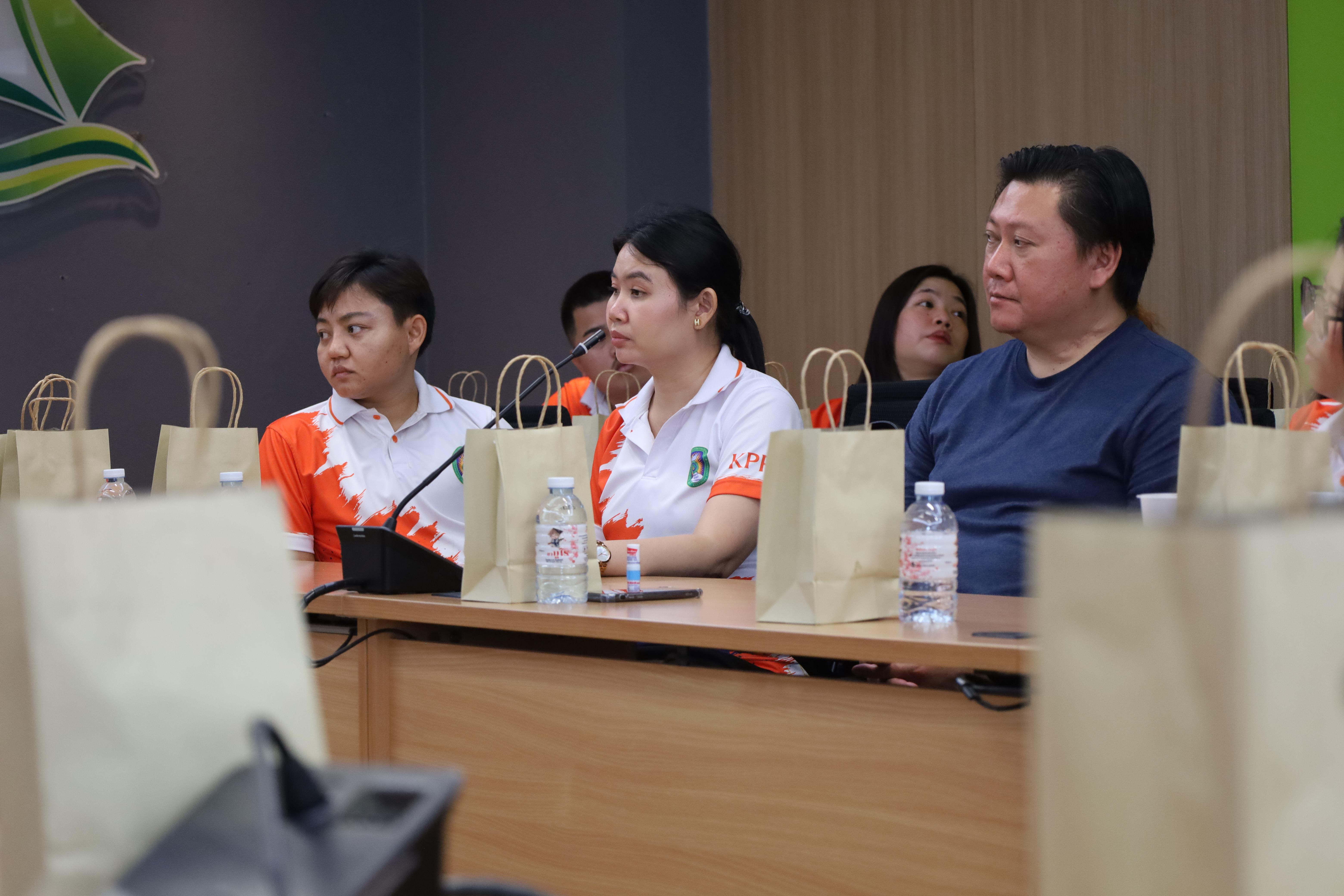 196. การศึกษาดูงานการจัดการคุณภาพและมาตรฐานการผลิตบัณฑิตระดับปริญญาตรี บัณฑิตศึกษา ณ มหาวิทยาลัยบูรพา
