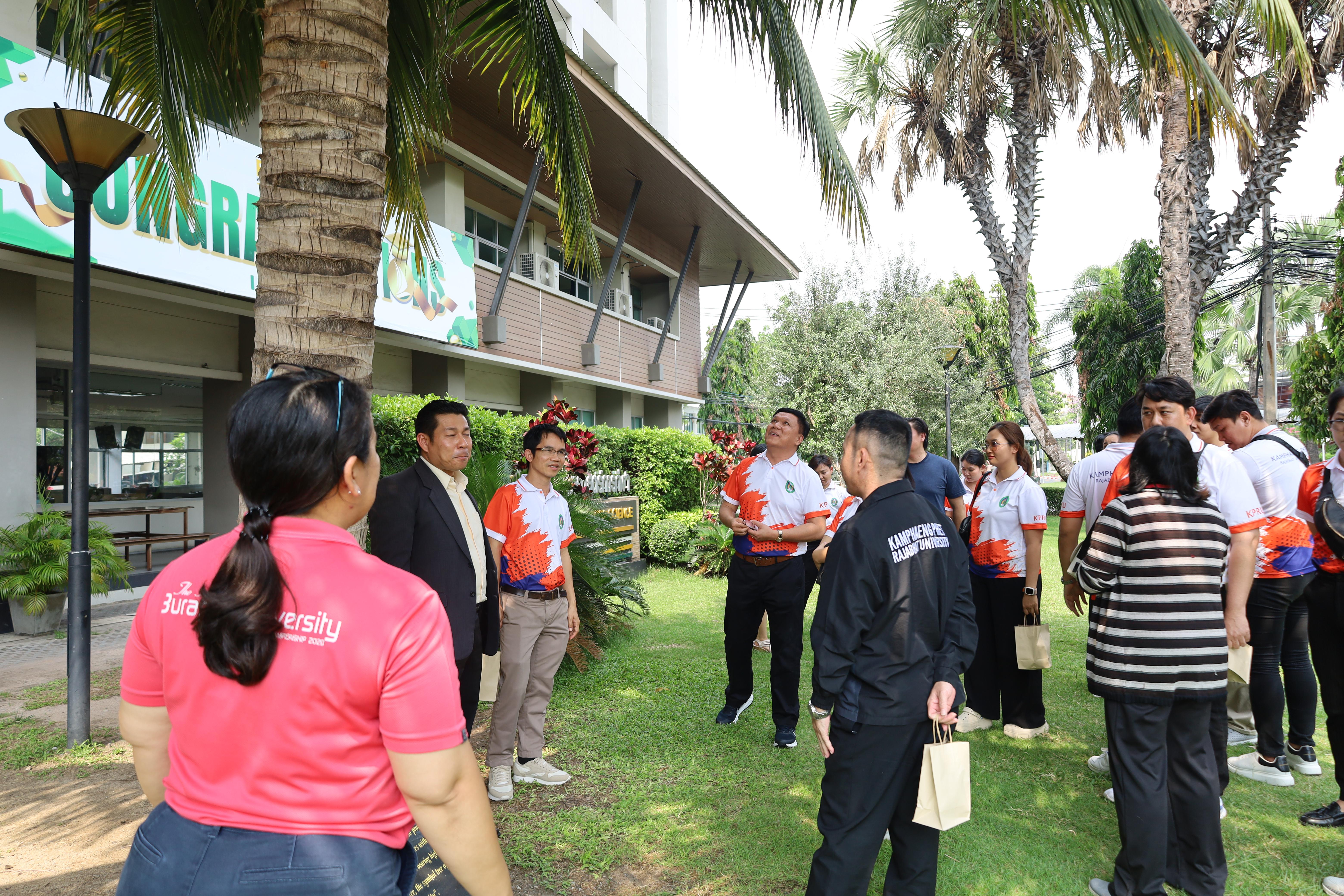240. การศึกษาดูงานการจัดการคุณภาพและมาตรฐานการผลิตบัณฑิตระดับปริญญาตรี บัณฑิตศึกษา ณ มหาวิทยาลัยบูรพา