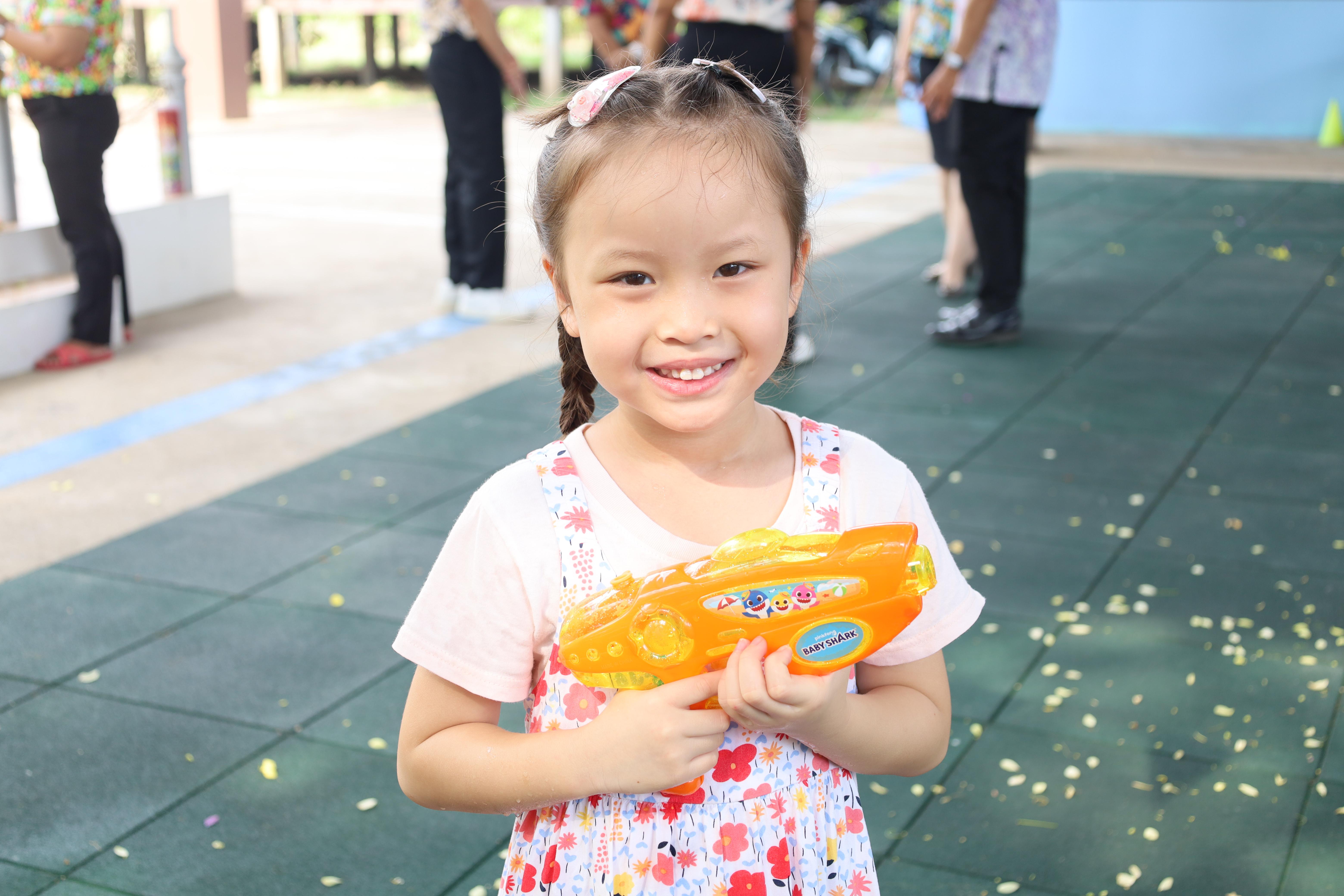 16. กิจกรรมวันสงกรานต์โรงเรียนอนุบาลราชภัฏกำแพงเพชร ปีการศึกษา 2567