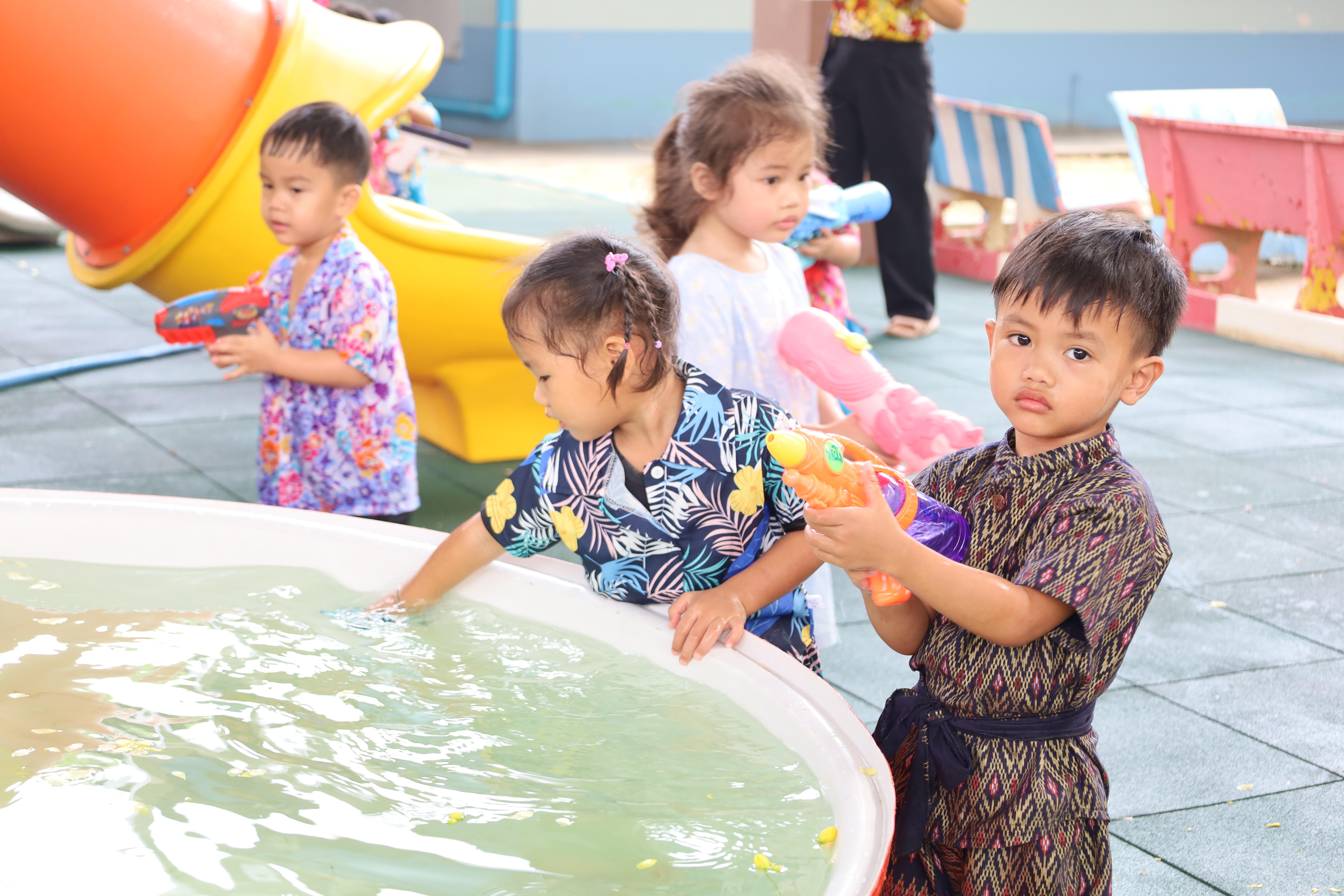 37. กิจกรรมวันสงกรานต์โรงเรียนอนุบาลราชภัฏกำแพงเพชร ปีการศึกษา 2567