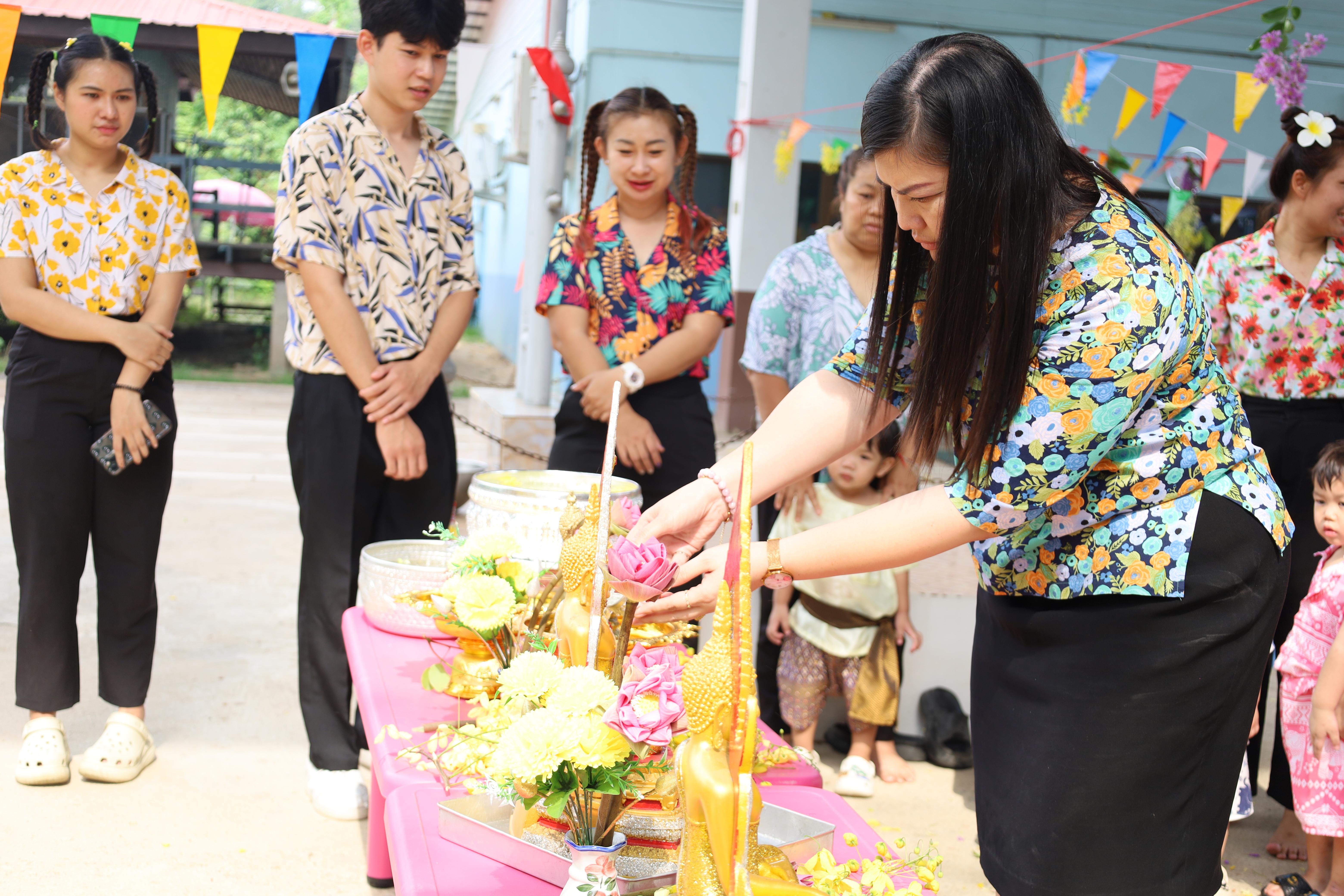 50. กิจกรรมวันสงกรานต์โรงเรียนอนุบาลราชภัฏกำแพงเพชร ปีการศึกษา 2567