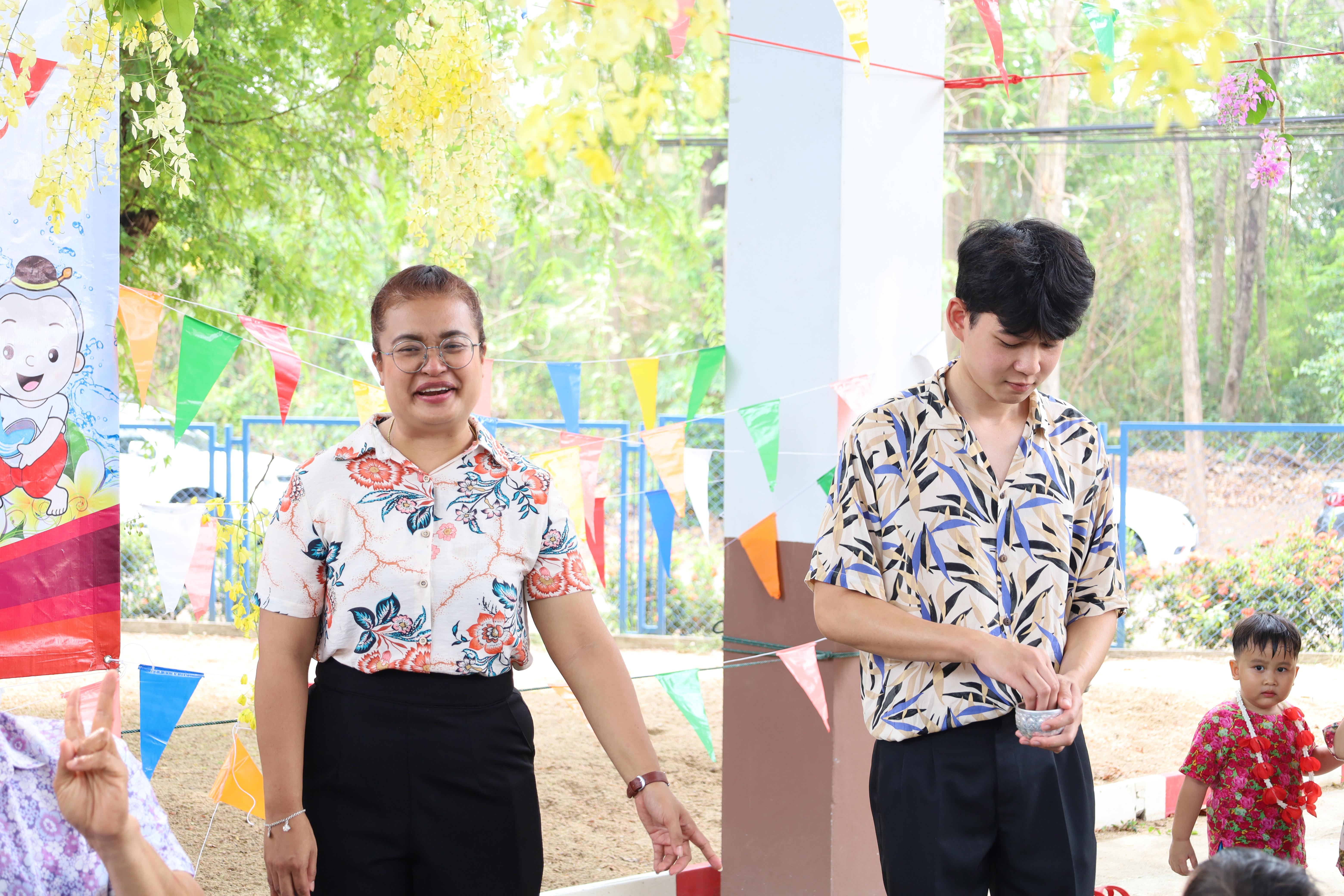100. กิจกรรมวันสงกรานต์โรงเรียนอนุบาลราชภัฏกำแพงเพชร ปีการศึกษา 2567