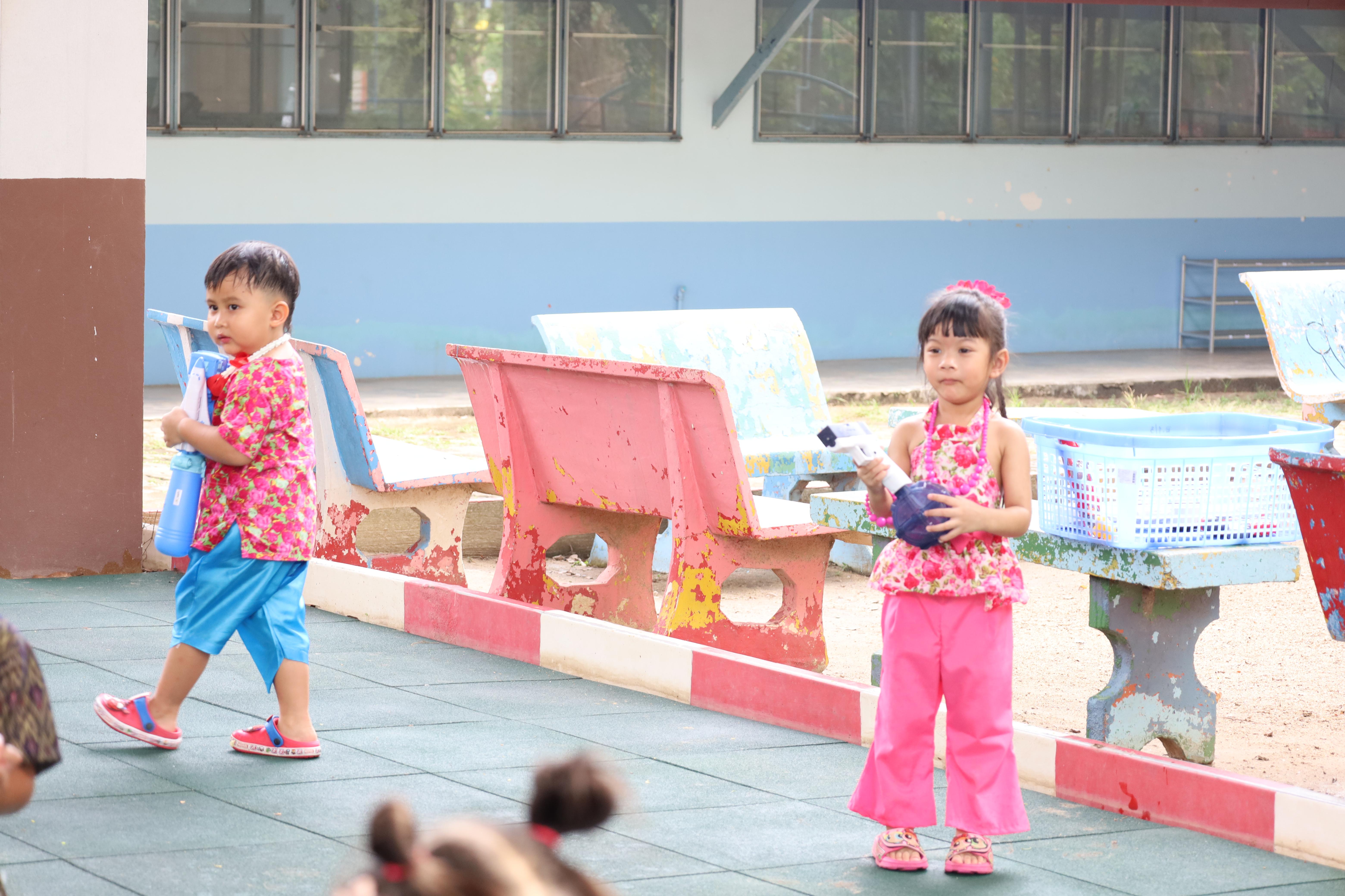 114. กิจกรรมวันสงกรานต์โรงเรียนอนุบาลราชภัฏกำแพงเพชร ปีการศึกษา 2567