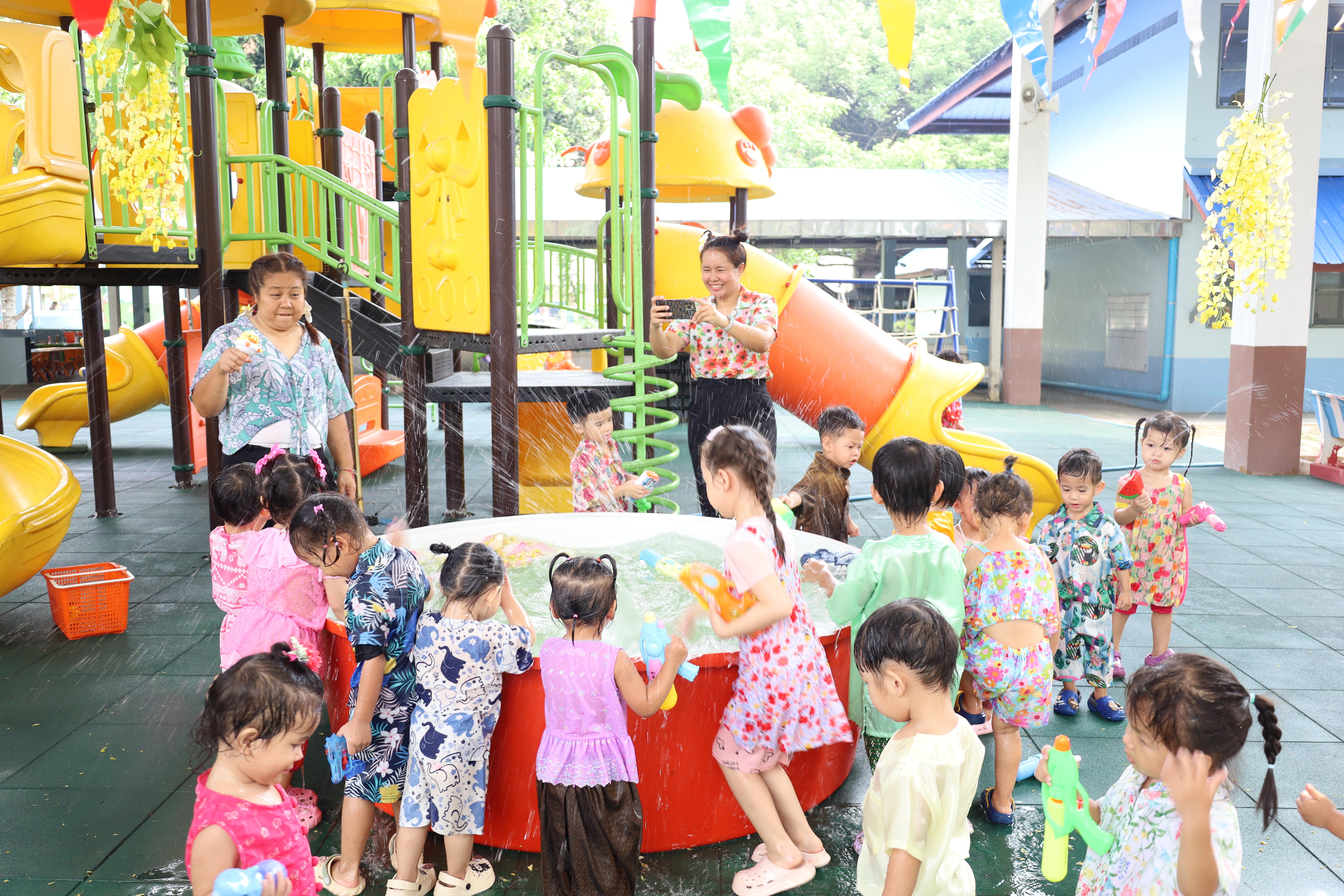115. กิจกรรมวันสงกรานต์โรงเรียนอนุบาลราชภัฏกำแพงเพชร ปีการศึกษา 2567