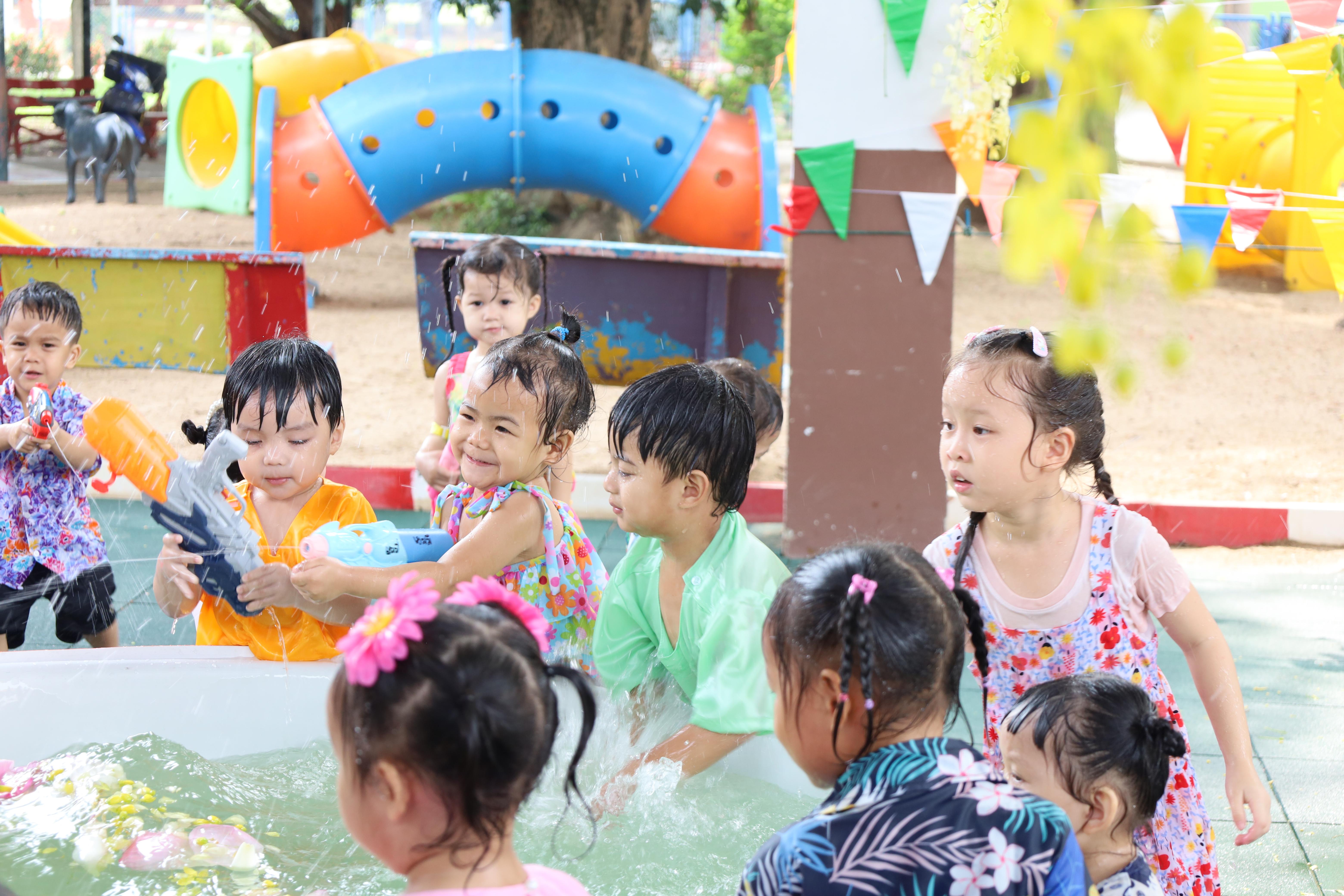 126. กิจกรรมวันสงกรานต์โรงเรียนอนุบาลราชภัฏกำแพงเพชร ปีการศึกษา 2567