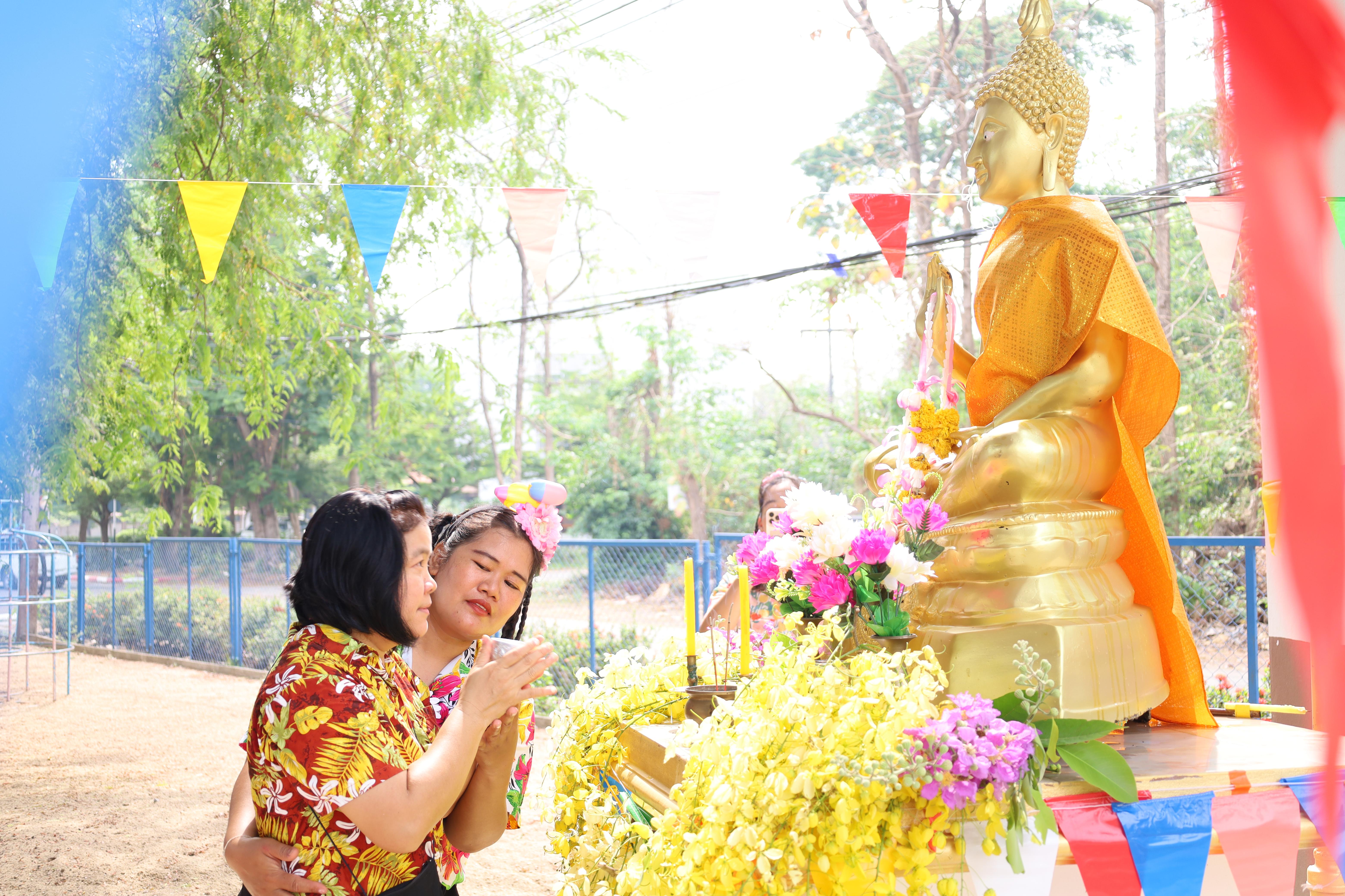 143. กิจกรรมวันสงกรานต์โรงเรียนอนุบาลราชภัฏกำแพงเพชร ปีการศึกษา 2567