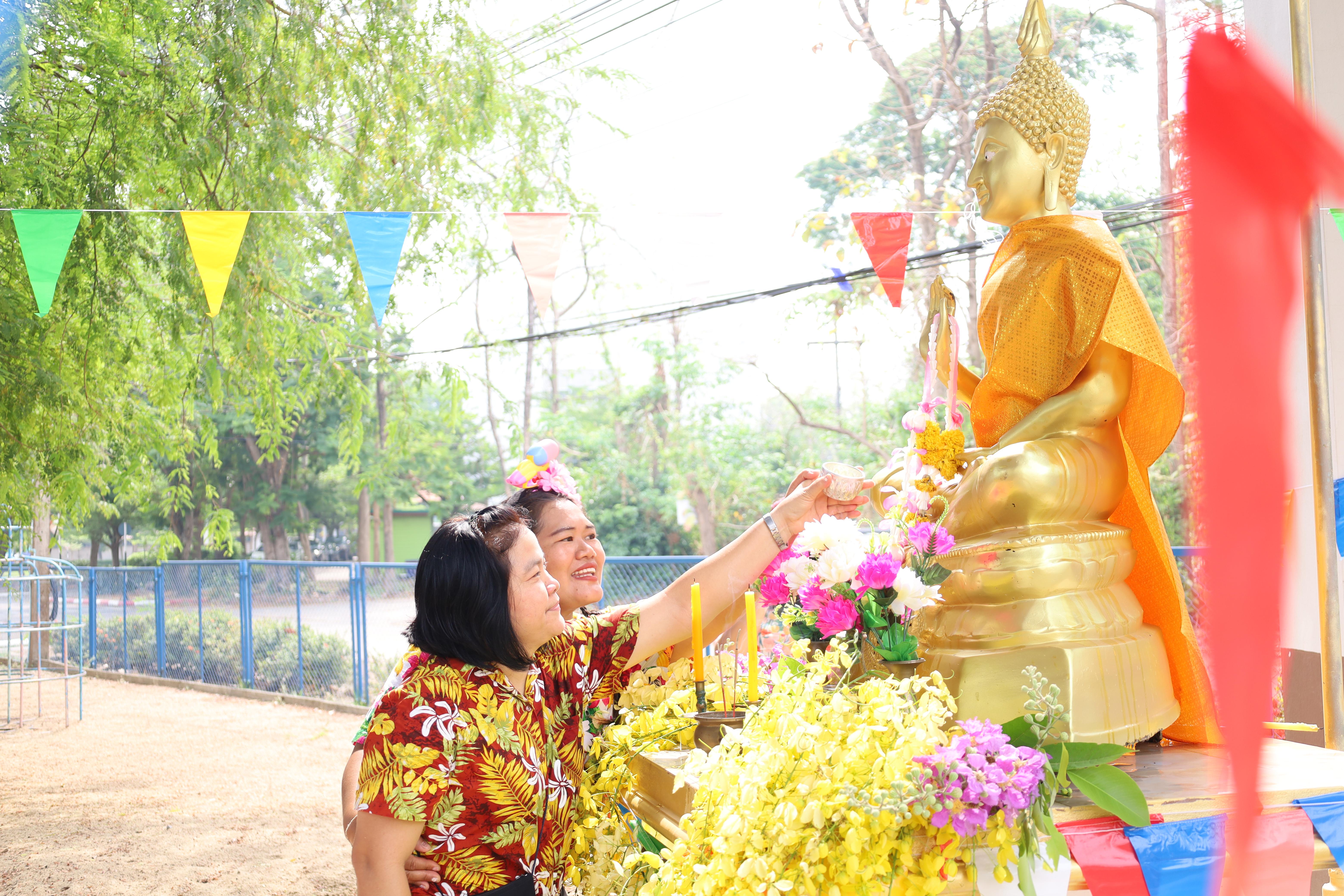 144. กิจกรรมวันสงกรานต์โรงเรียนอนุบาลราชภัฏกำแพงเพชร ปีการศึกษา 2567