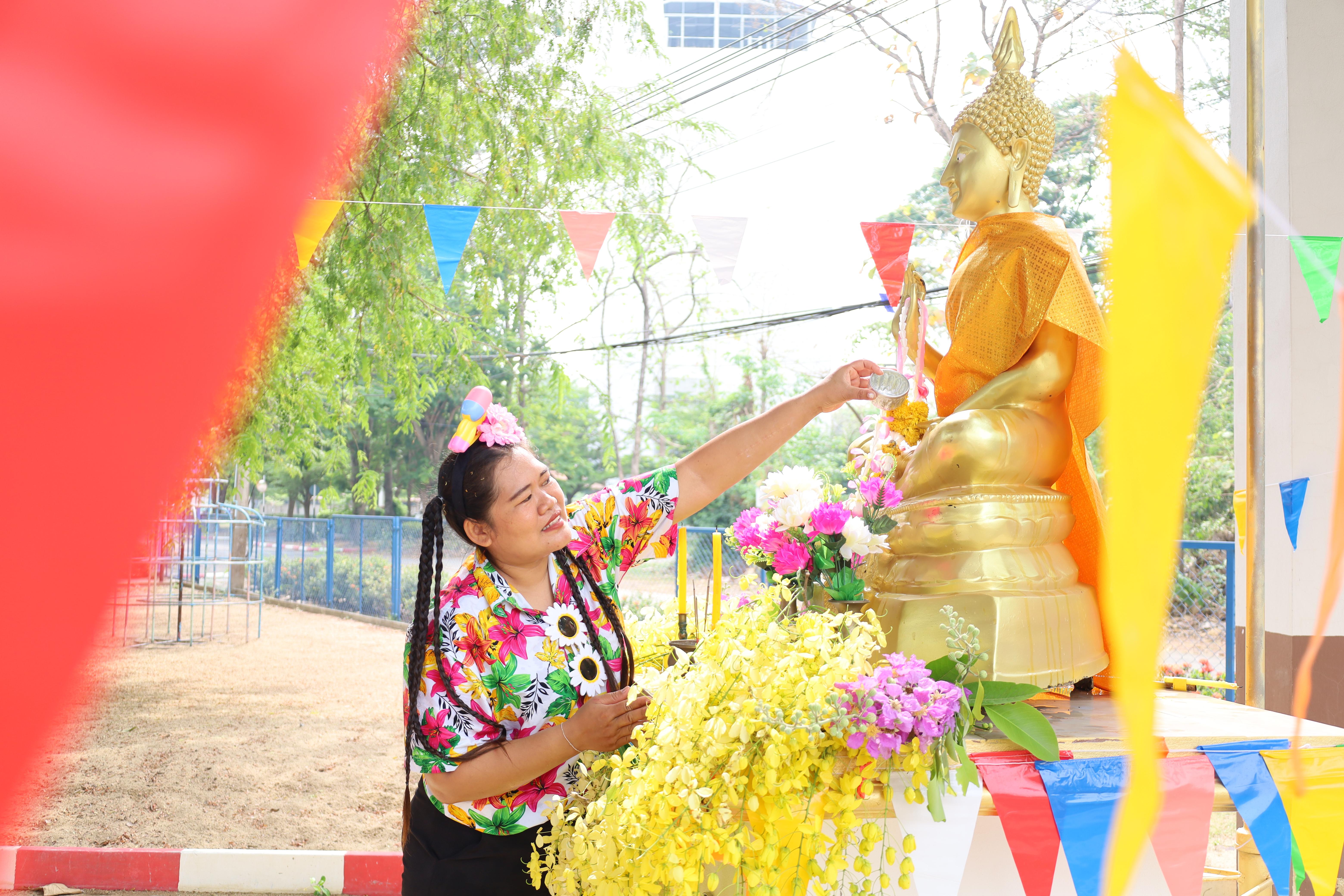 148. กิจกรรมวันสงกรานต์โรงเรียนอนุบาลราชภัฏกำแพงเพชร ปีการศึกษา 2567