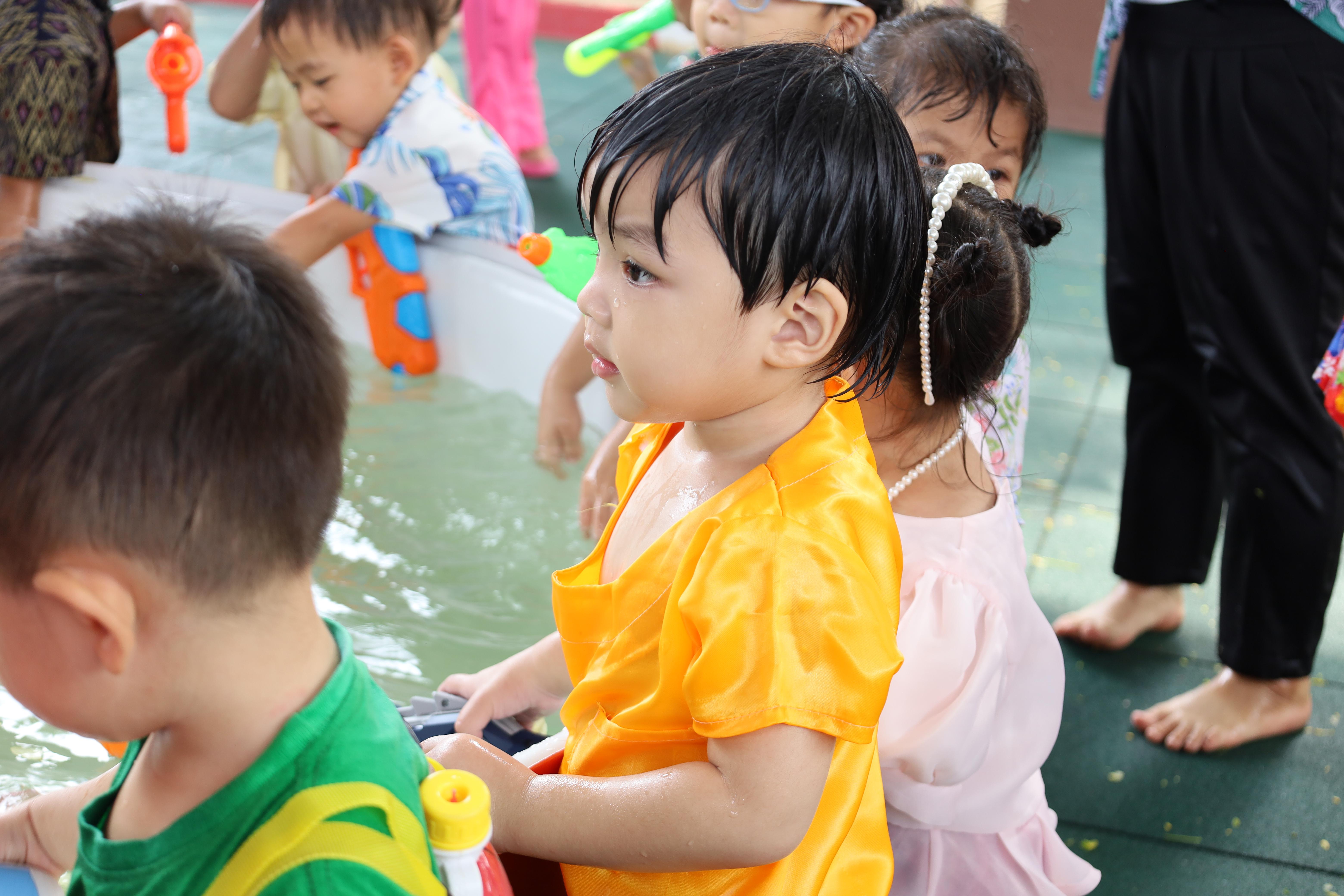 180. กิจกรรมวันสงกรานต์โรงเรียนอนุบาลราชภัฏกำแพงเพชร ปีการศึกษา 2567