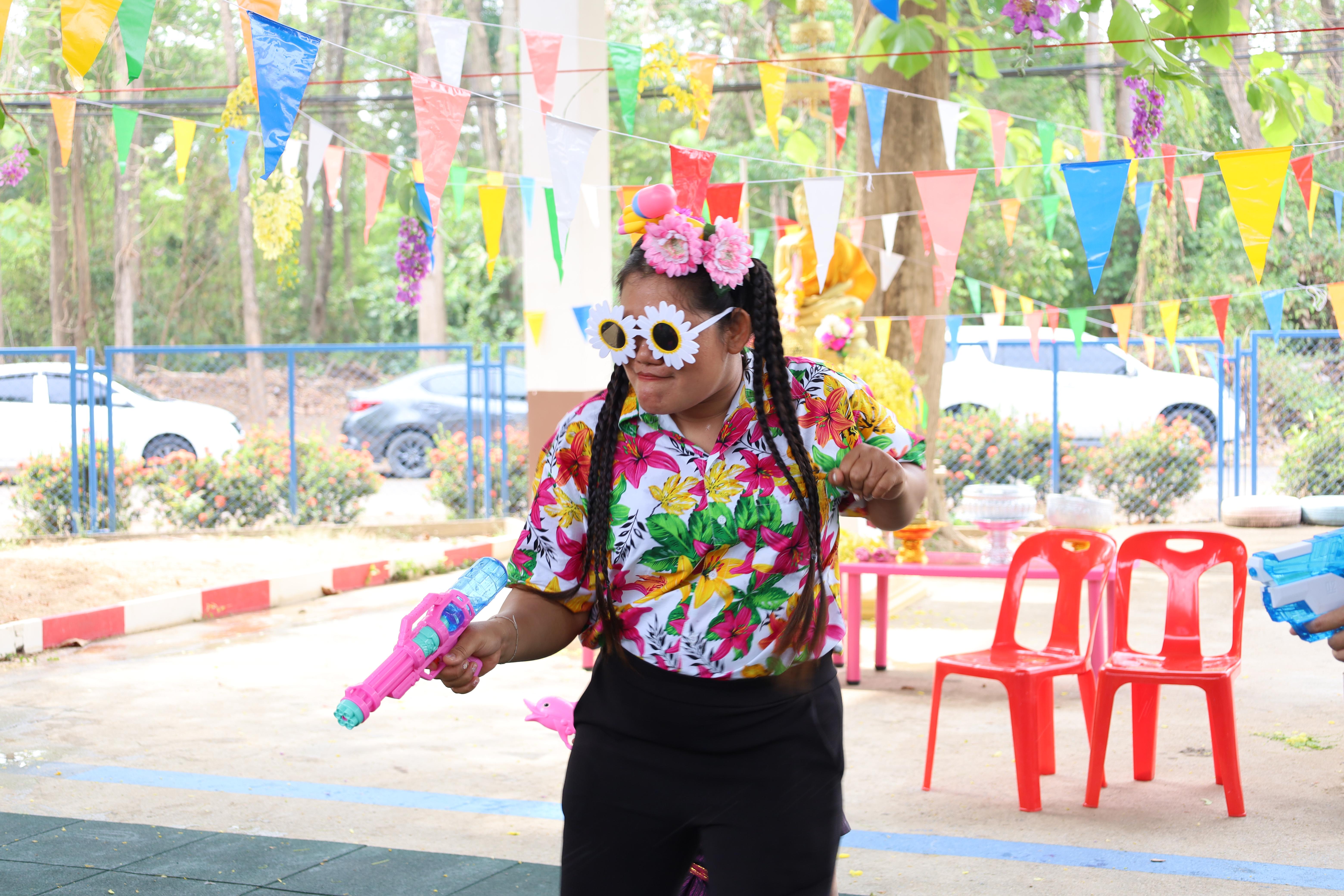 183. กิจกรรมวันสงกรานต์โรงเรียนอนุบาลราชภัฏกำแพงเพชร ปีการศึกษา 2567