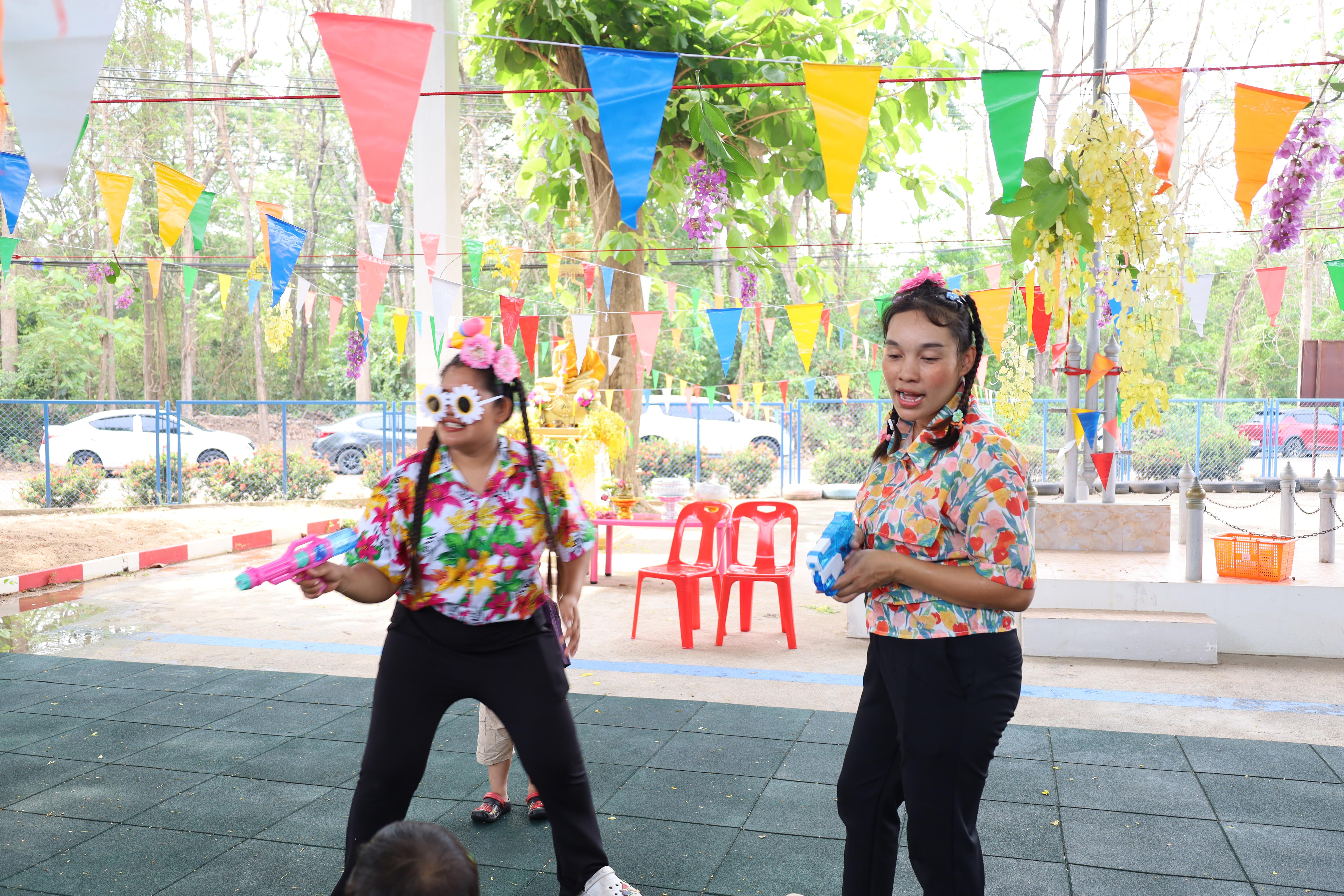 185. กิจกรรมวันสงกรานต์โรงเรียนอนุบาลราชภัฏกำแพงเพชร ปีการศึกษา 2567