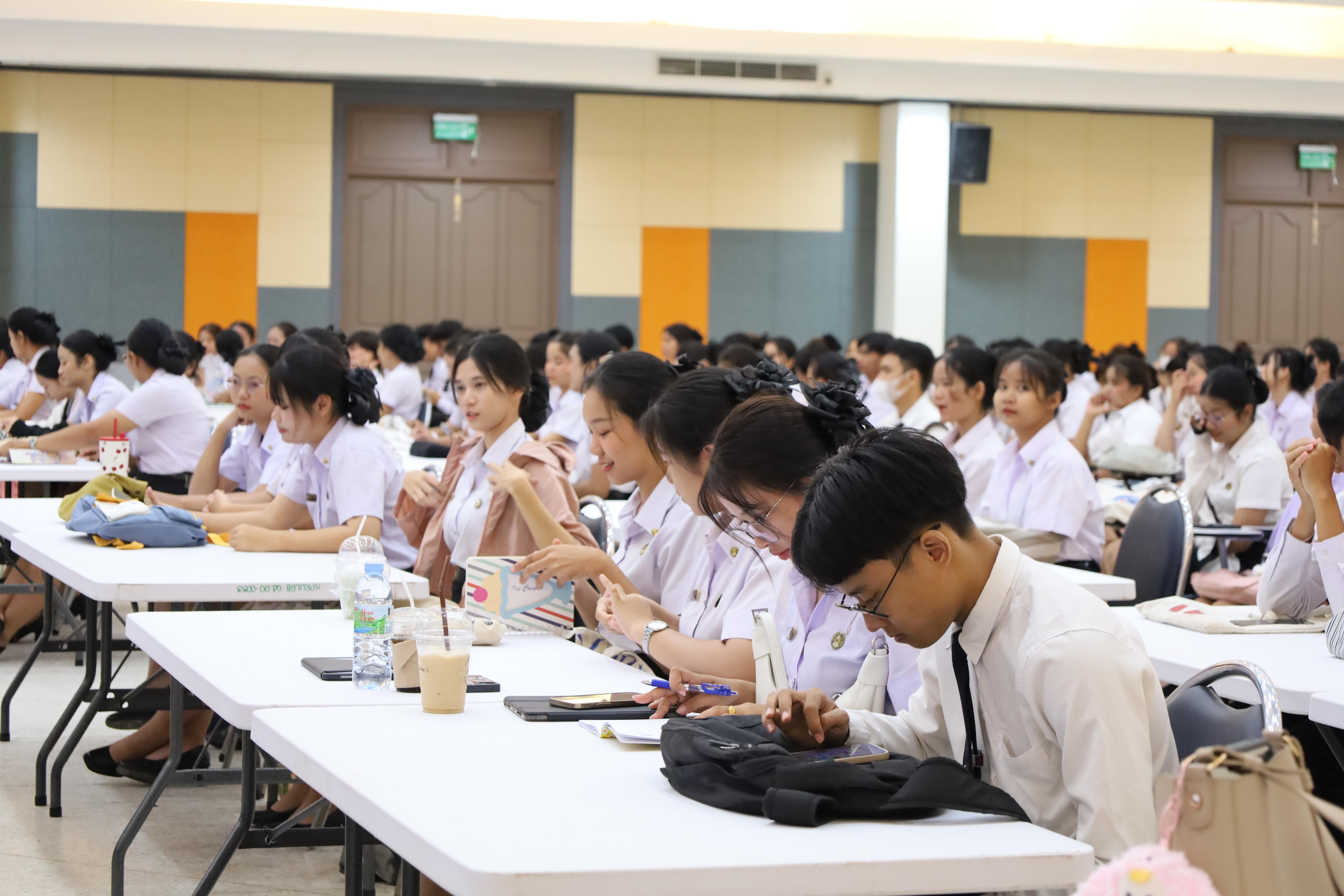 32. ปฐมนิเทศนักศึกษาก่อนออกฝึกประสบการณ์วิชาชีพครู ประจำปีการศึกษา 2567