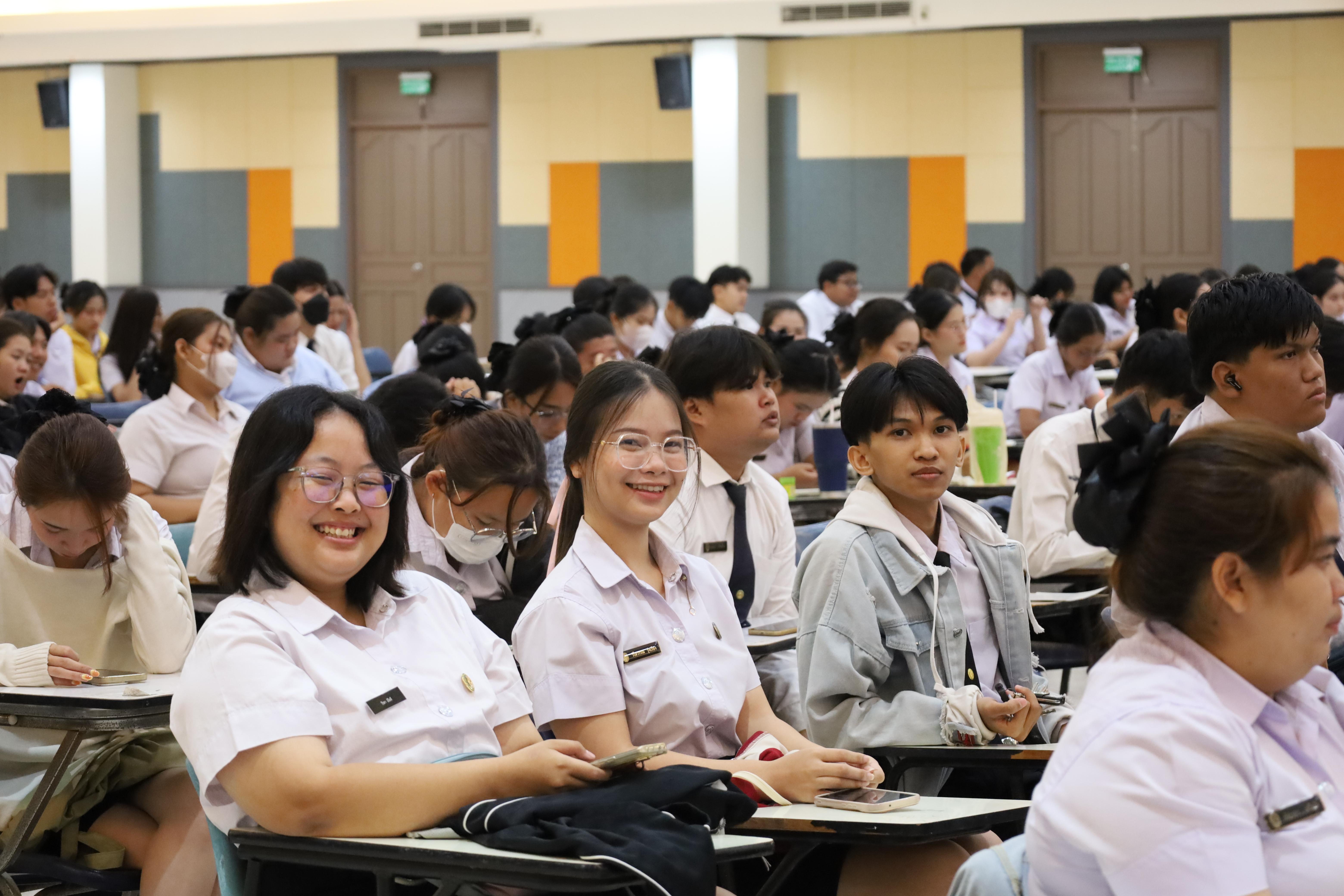 56. ปฐมนิเทศนักศึกษาก่อนออกฝึกประสบการณ์วิชาชีพครู ประจำปีการศึกษา 2567