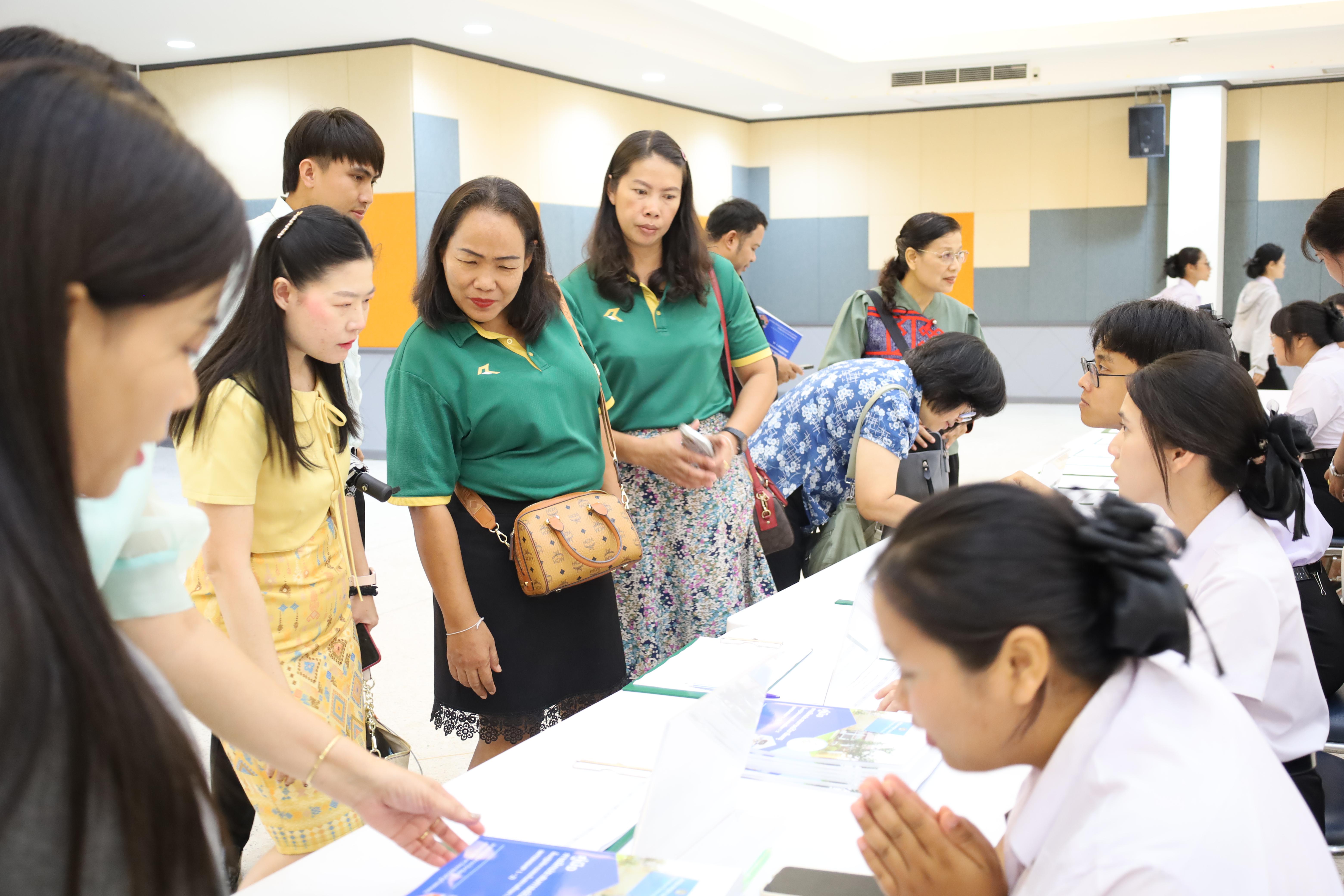 5. พิธีรับมอบศิษย์นักศึกษาฝึกประสบการณ์วิชาชีพครู