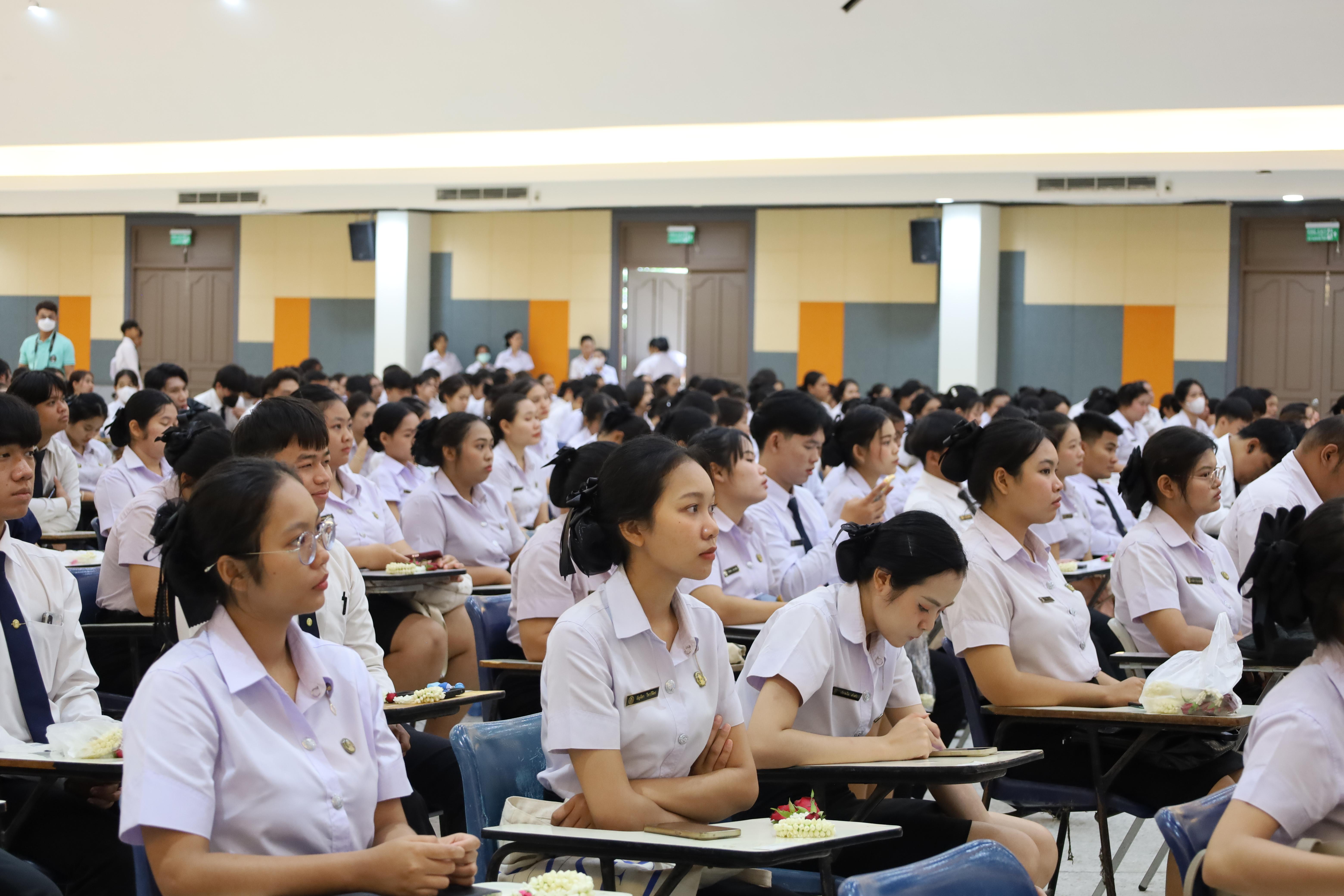 100. พิธีรับมอบศิษย์นักศึกษาฝึกประสบการณ์วิชาชีพครู