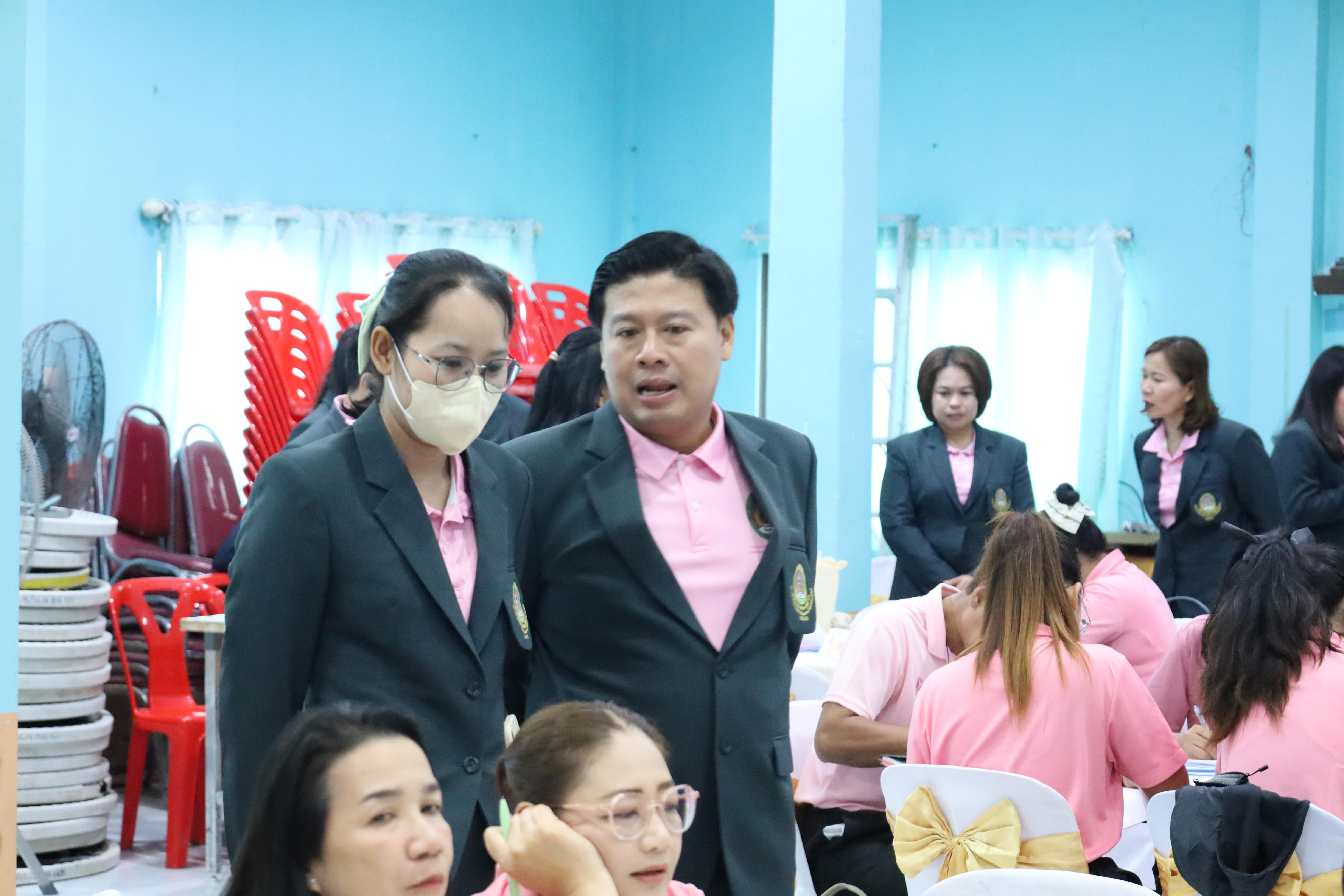 29. กิจกรรมสัมมนาเป็นคณะเพื่อทบทวนและพัฒนาแผนคุณภาพการศึกษา (แผนกลยุทธ์) และแผนปฏิบัติการประจำปีของสถานศึกษา