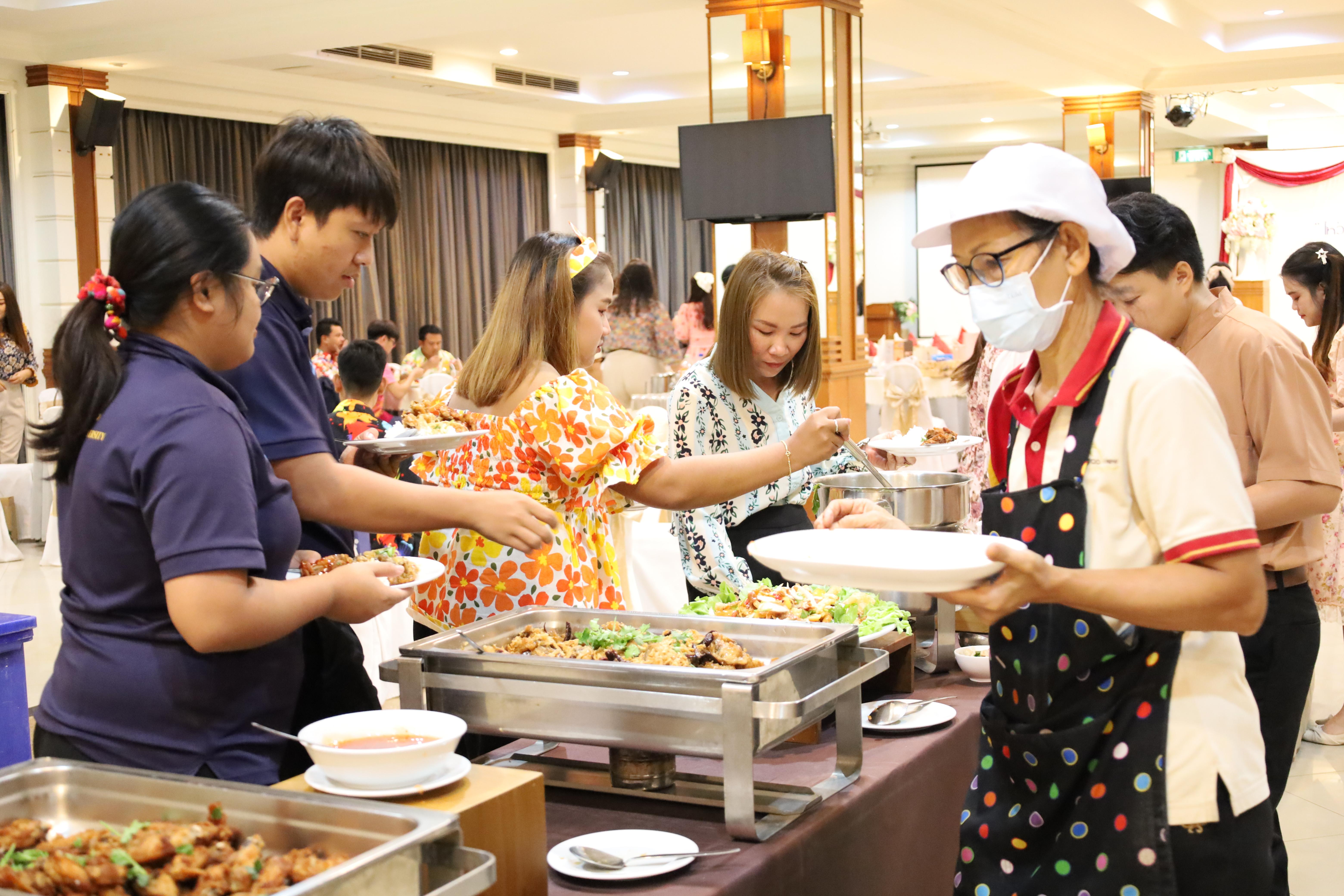 5. กิจกรรมไหว้ครู สู่ขวัญน้อง การบริหารการศึกษา ประจำปีการศึกษา 2568