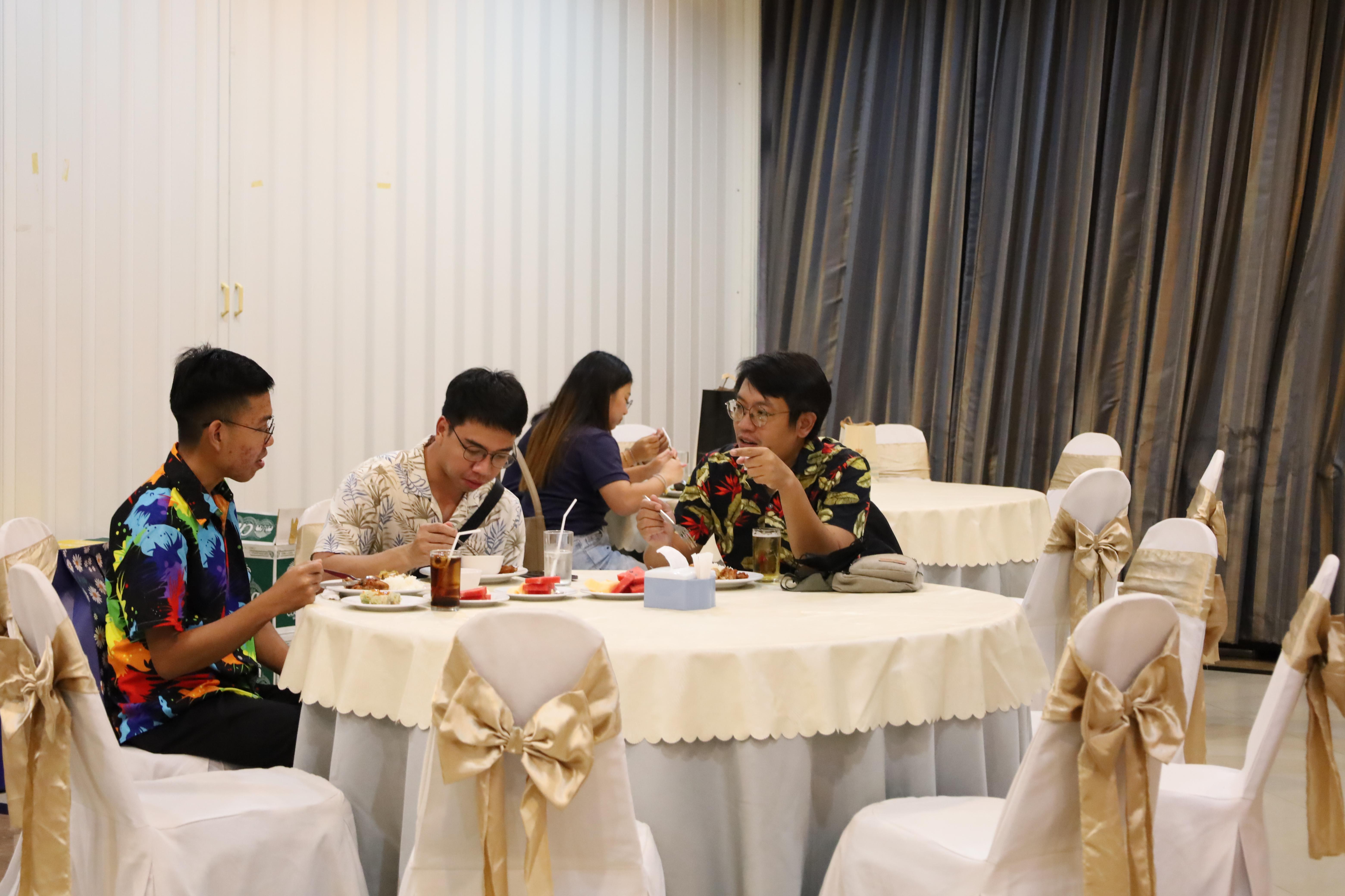 10. กิจกรรมไหว้ครู สู่ขวัญน้อง การบริหารการศึกษา ประจำปีการศึกษา 2568