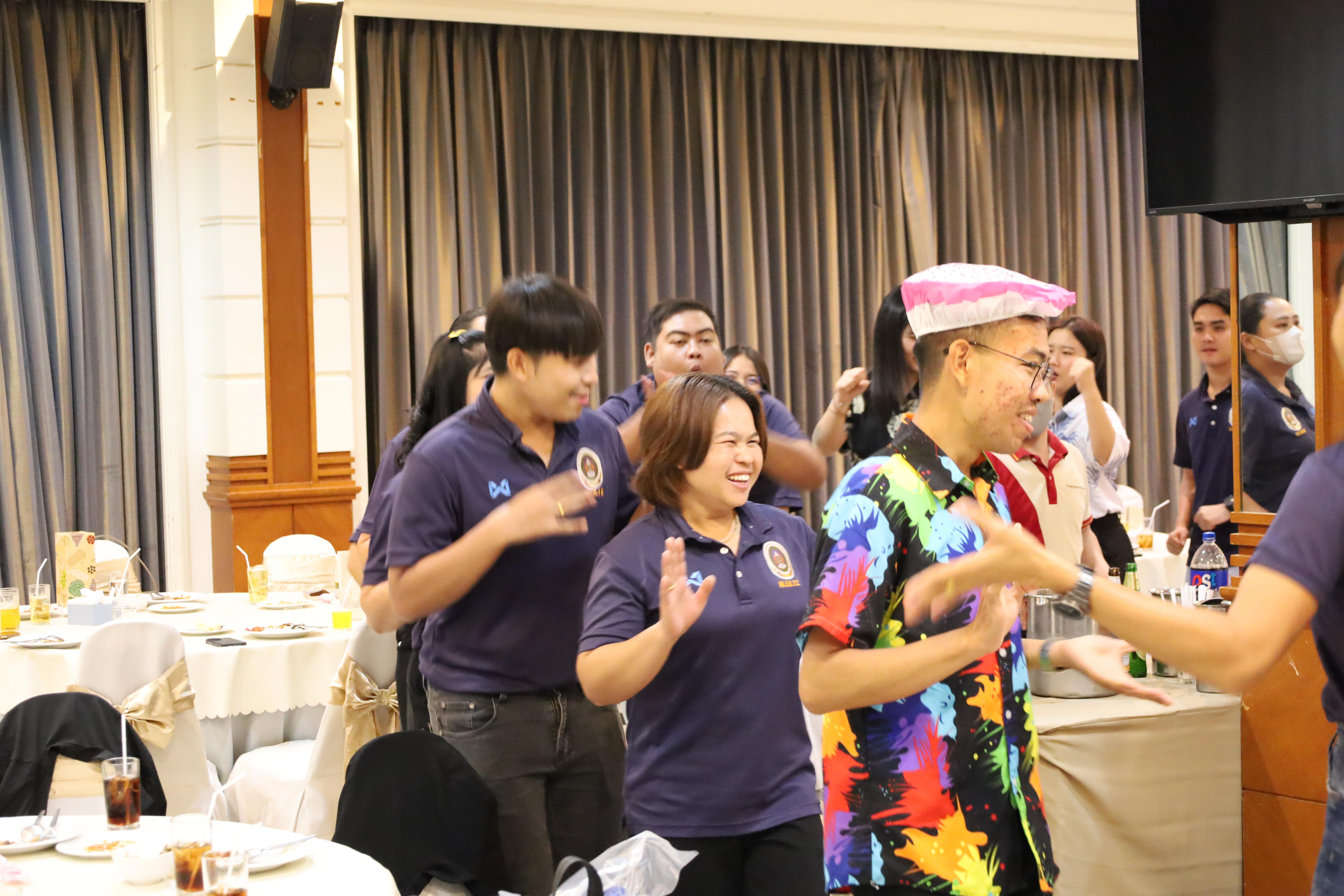 33. กิจกรรมไหว้ครู สู่ขวัญน้อง การบริหารการศึกษา ประจำปีการศึกษา 2568