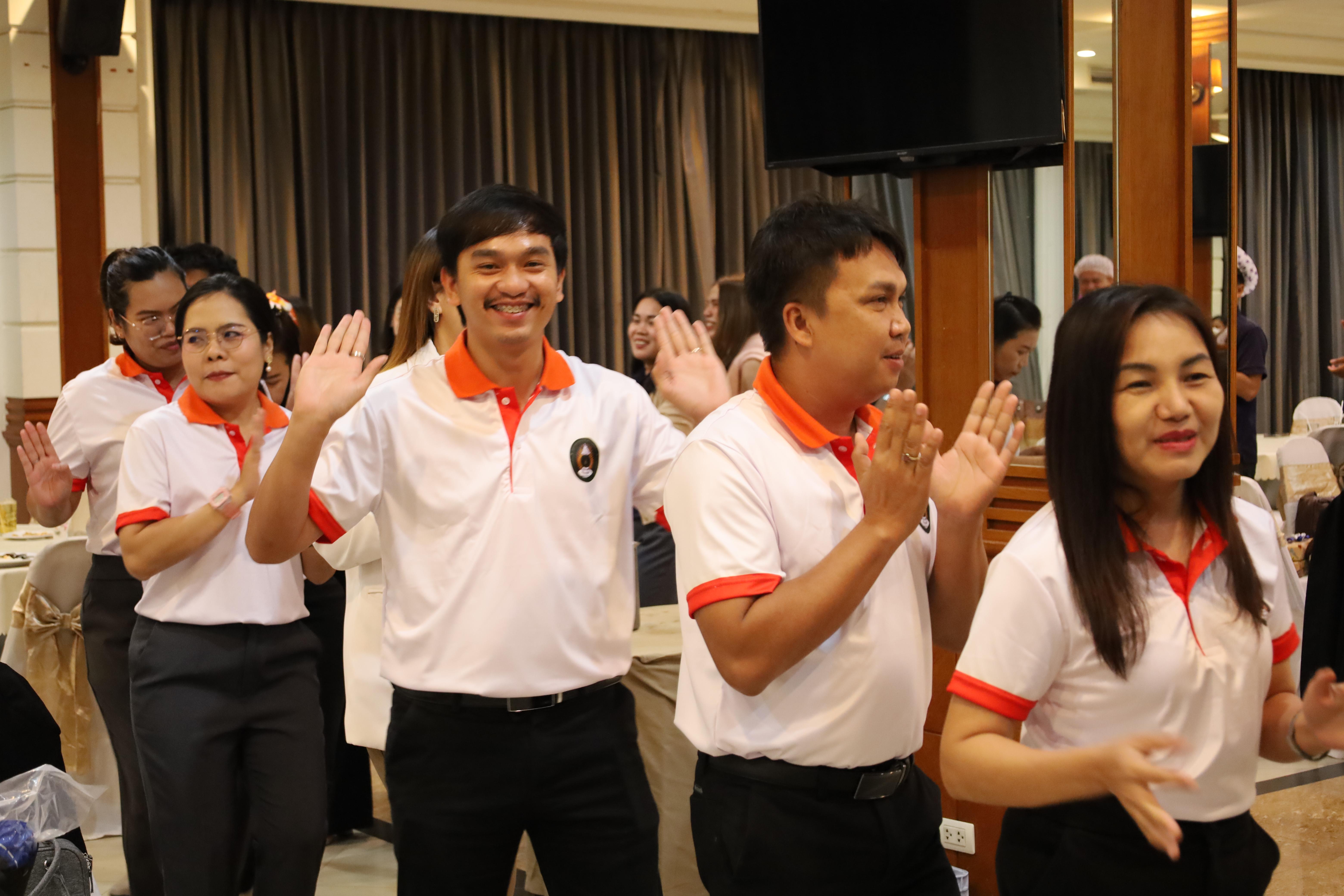 41. กิจกรรมไหว้ครู สู่ขวัญน้อง การบริหารการศึกษา ประจำปีการศึกษา 2568