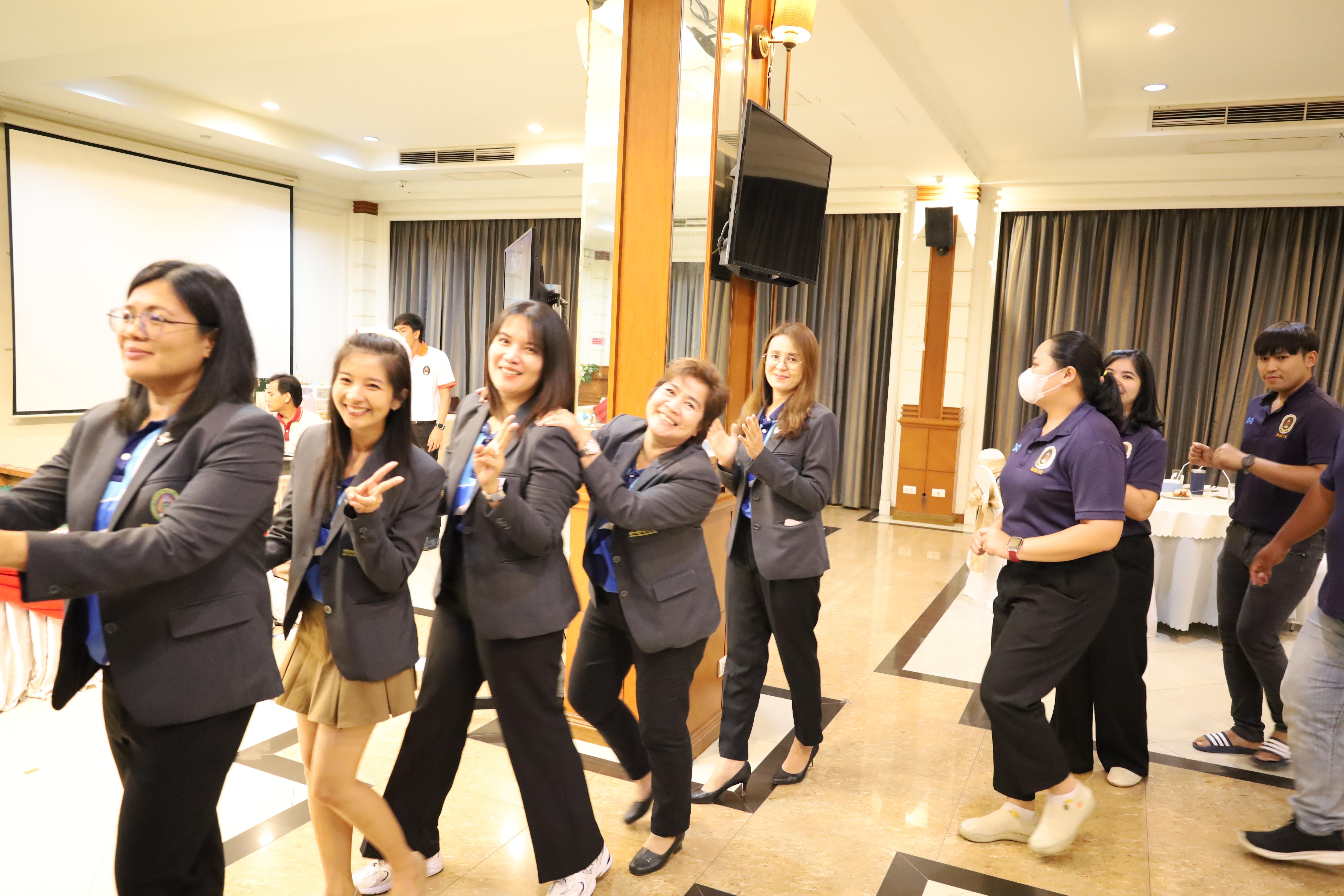 72. กิจกรรมไหว้ครู สู่ขวัญน้อง การบริหารการศึกษา ประจำปีการศึกษา 2568