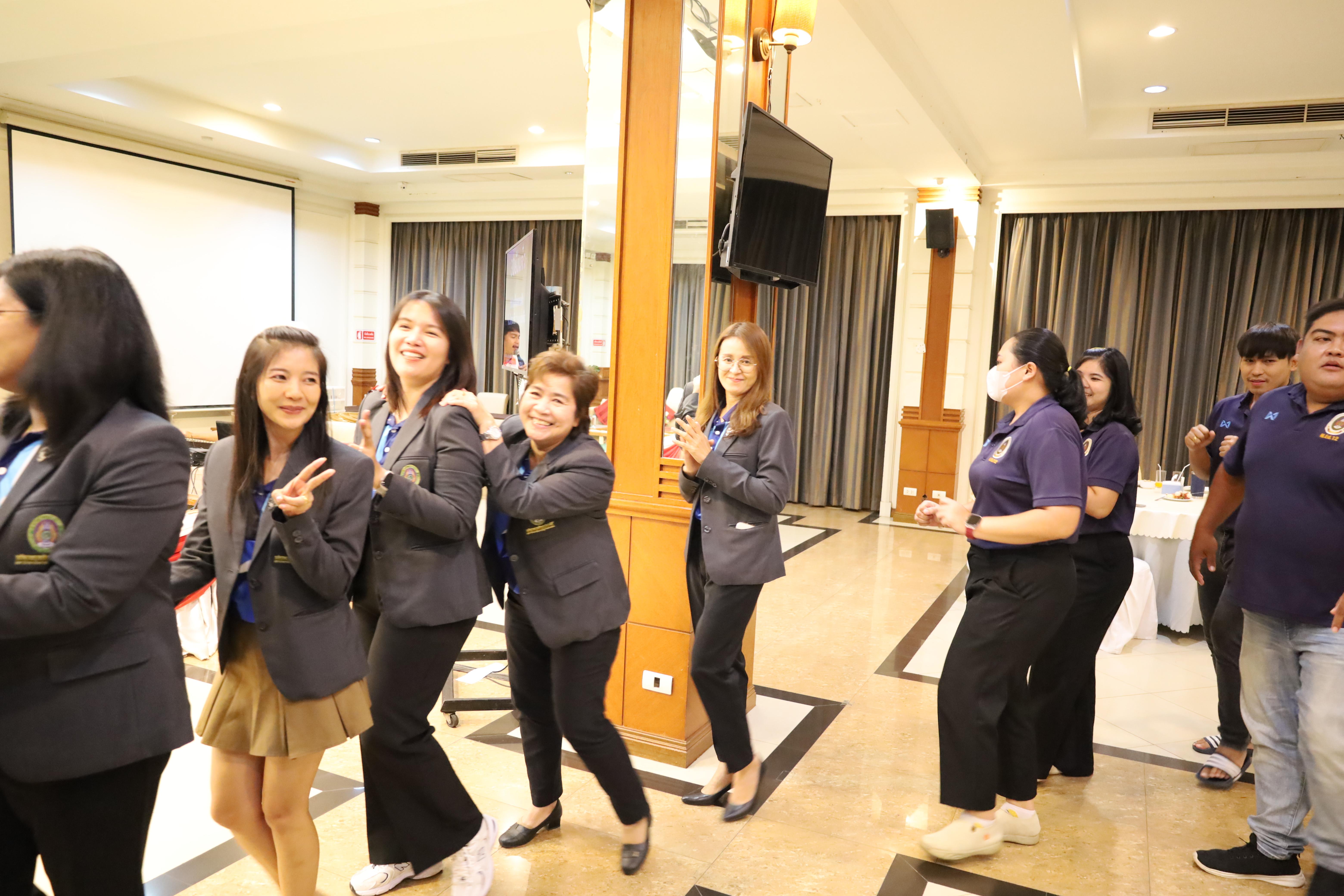73. กิจกรรมไหว้ครู สู่ขวัญน้อง การบริหารการศึกษา ประจำปีการศึกษา 2568