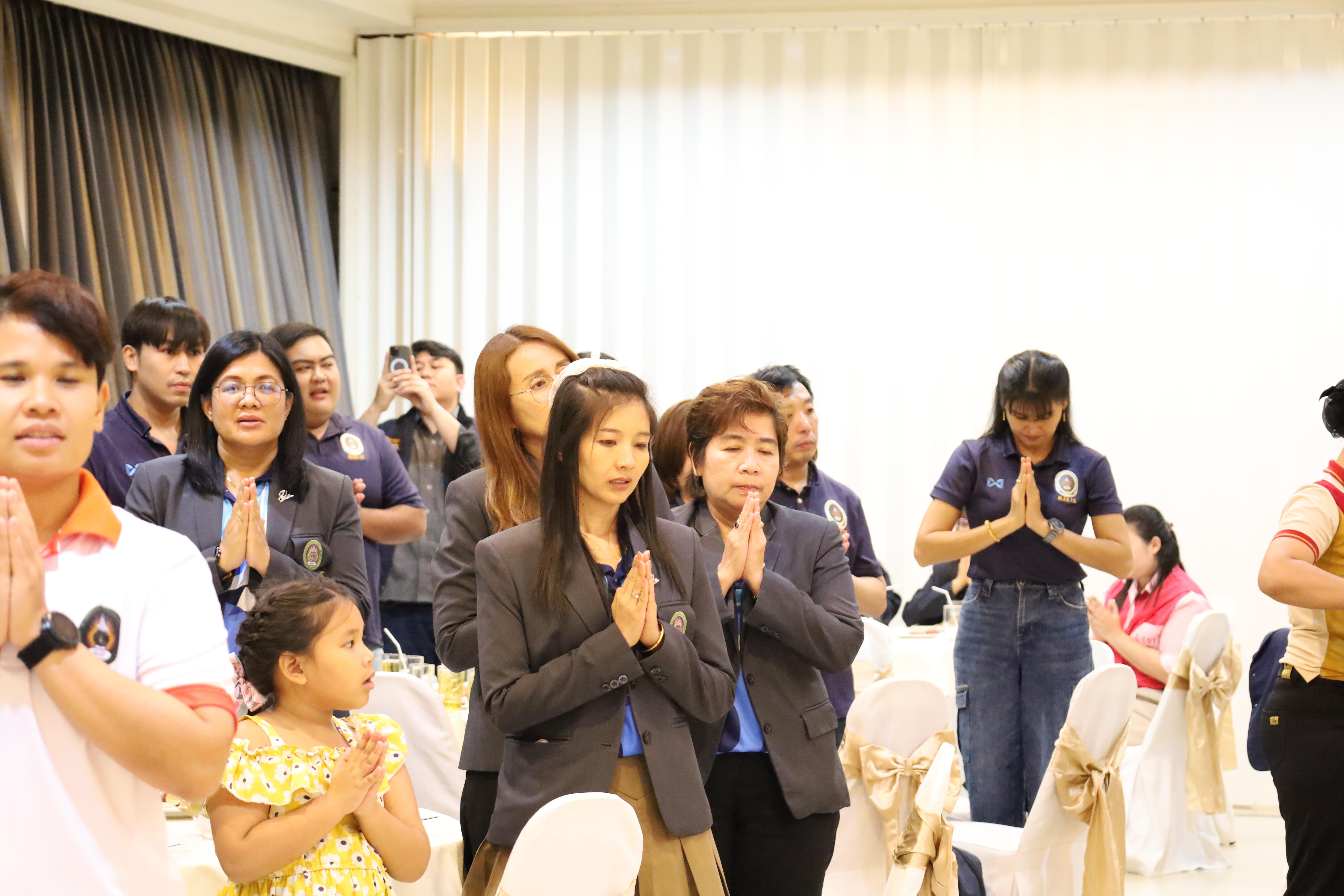 107. กิจกรรมไหว้ครู สู่ขวัญน้อง การบริหารการศึกษา ประจำปีการศึกษา 2568